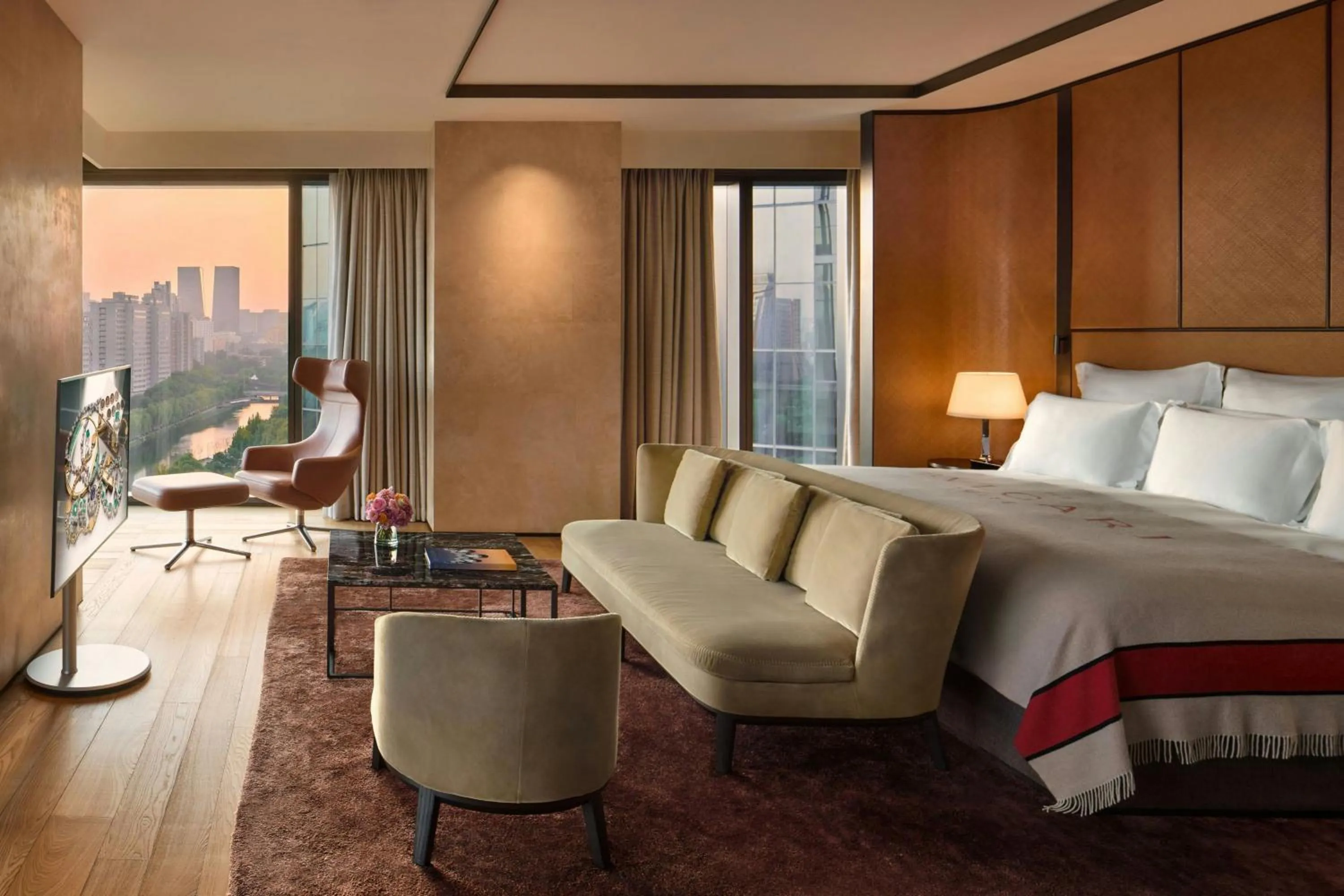 Bedroom, Bed in Bvlgari Hotel Beijing