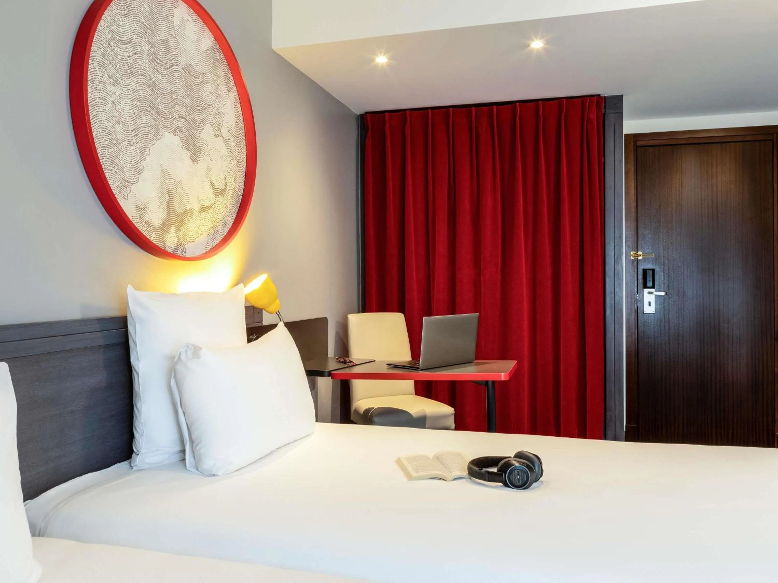 Bedroom, Bed in ibis Styles Paris Mairie de Montreuil