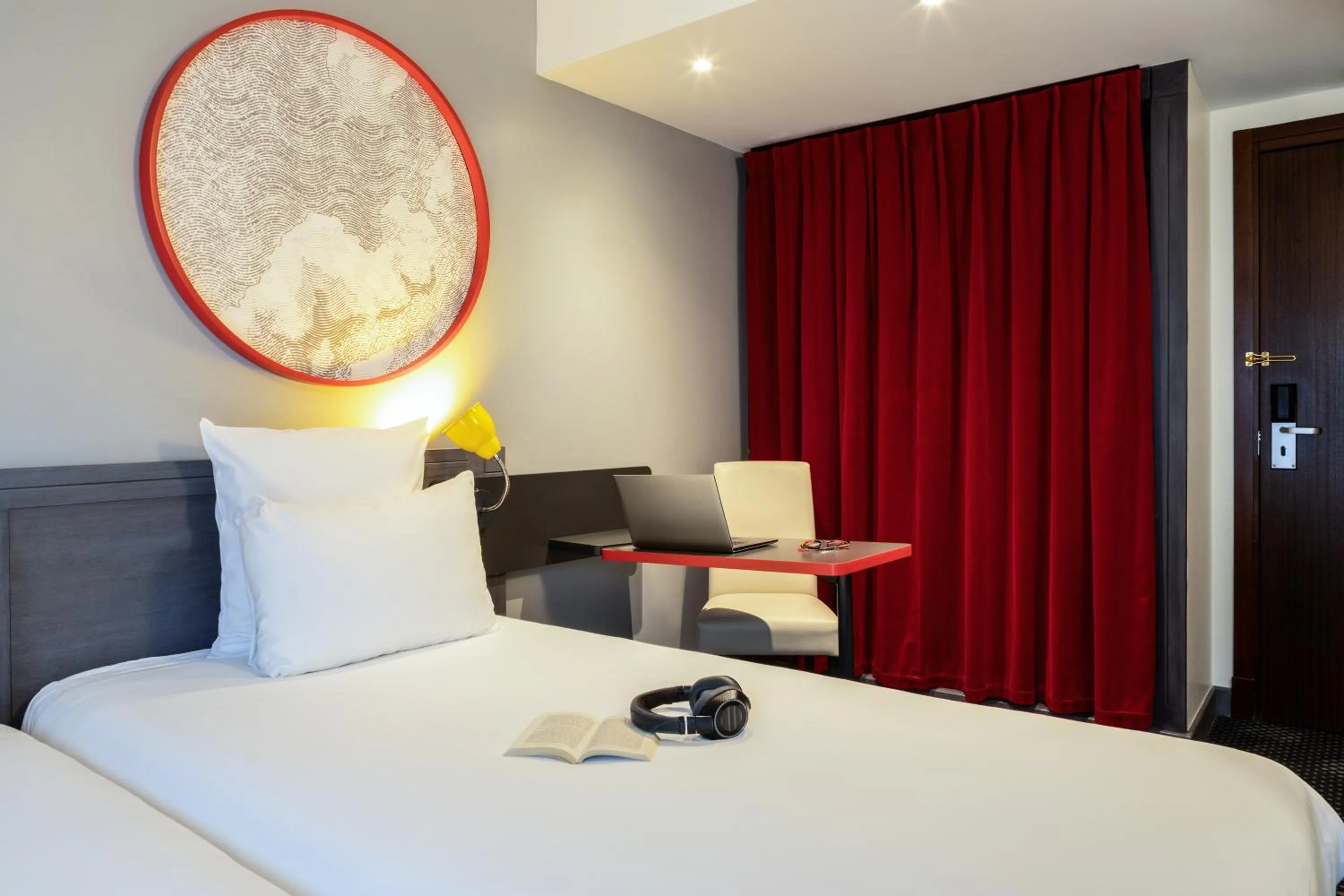 Bed in ibis Styles Paris Mairie de Montreuil