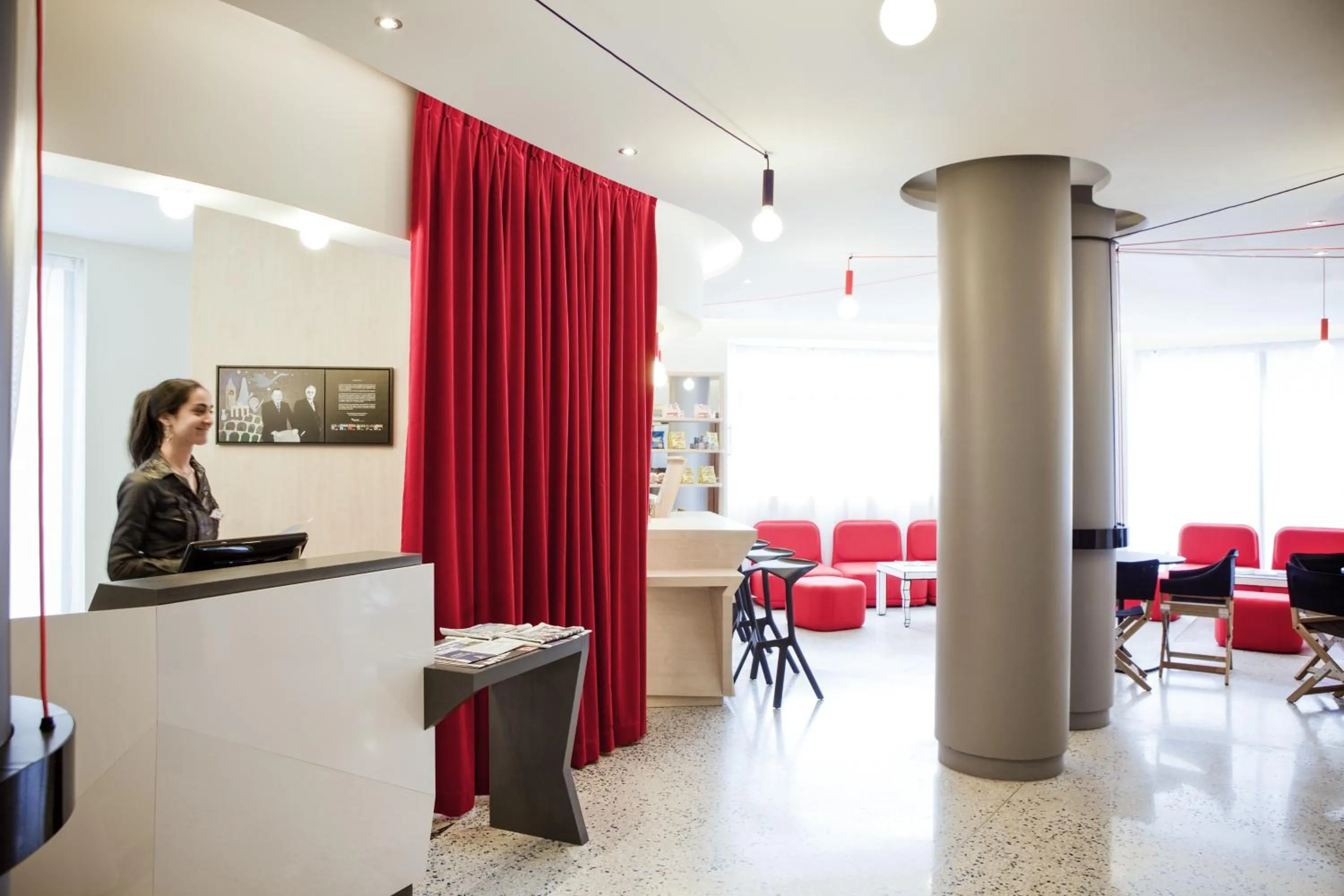Lobby or reception in ibis Styles Paris Mairie de Montreuil