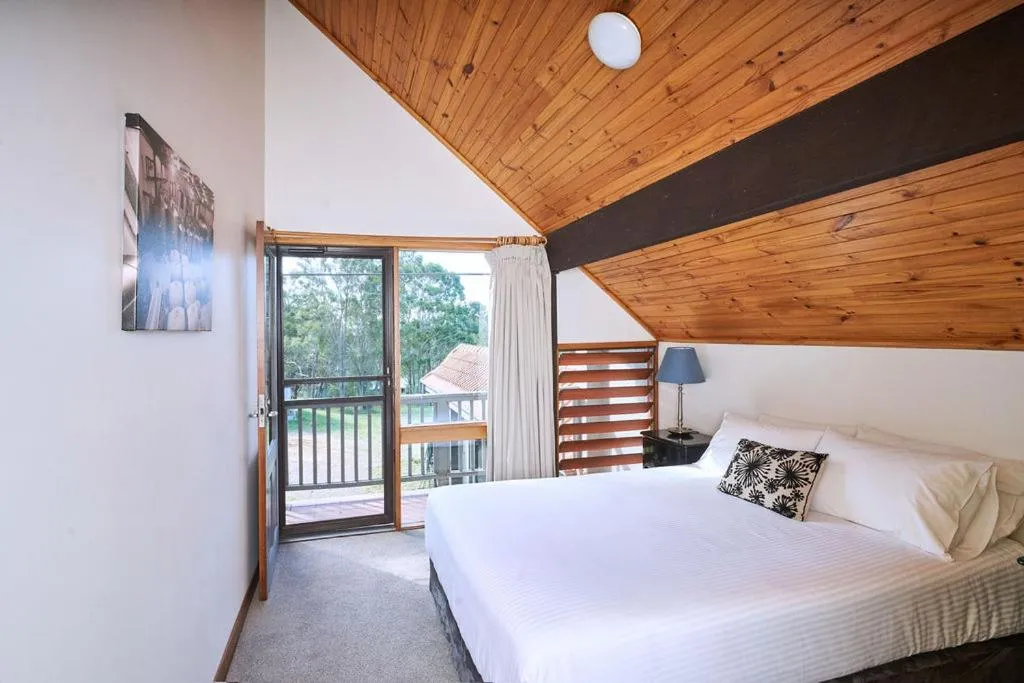 Bedroom, Bed in Wandin Valley Estate