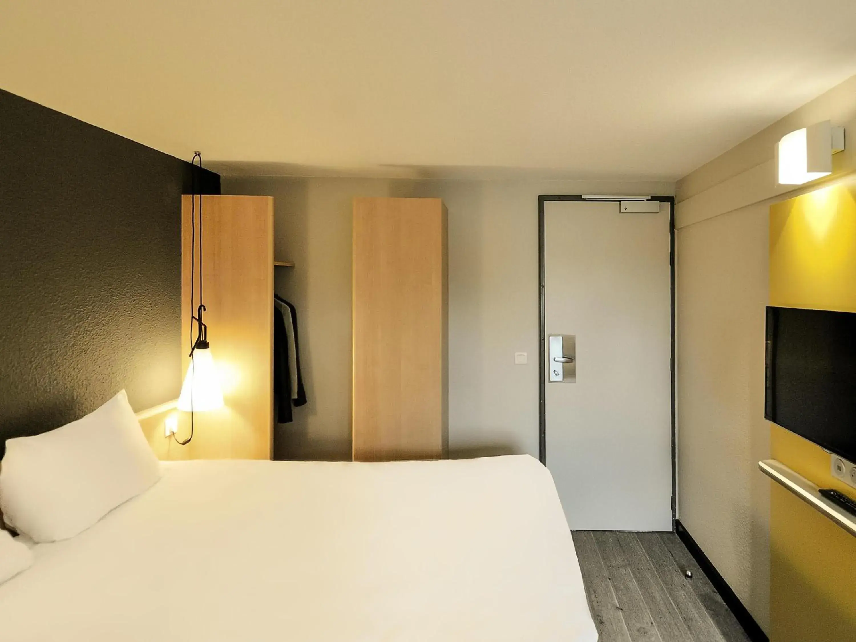 Standard Double Room in ibis Maisons Laffitte Standard Double Room in ibis Maisons Laffitte