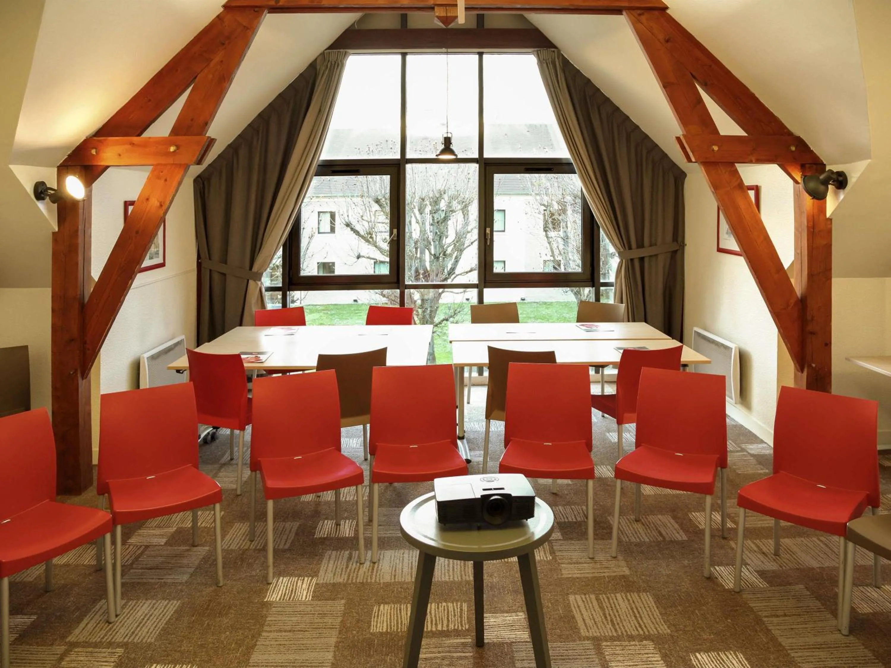 Meeting/conference room in ibis Maisons Laffitte