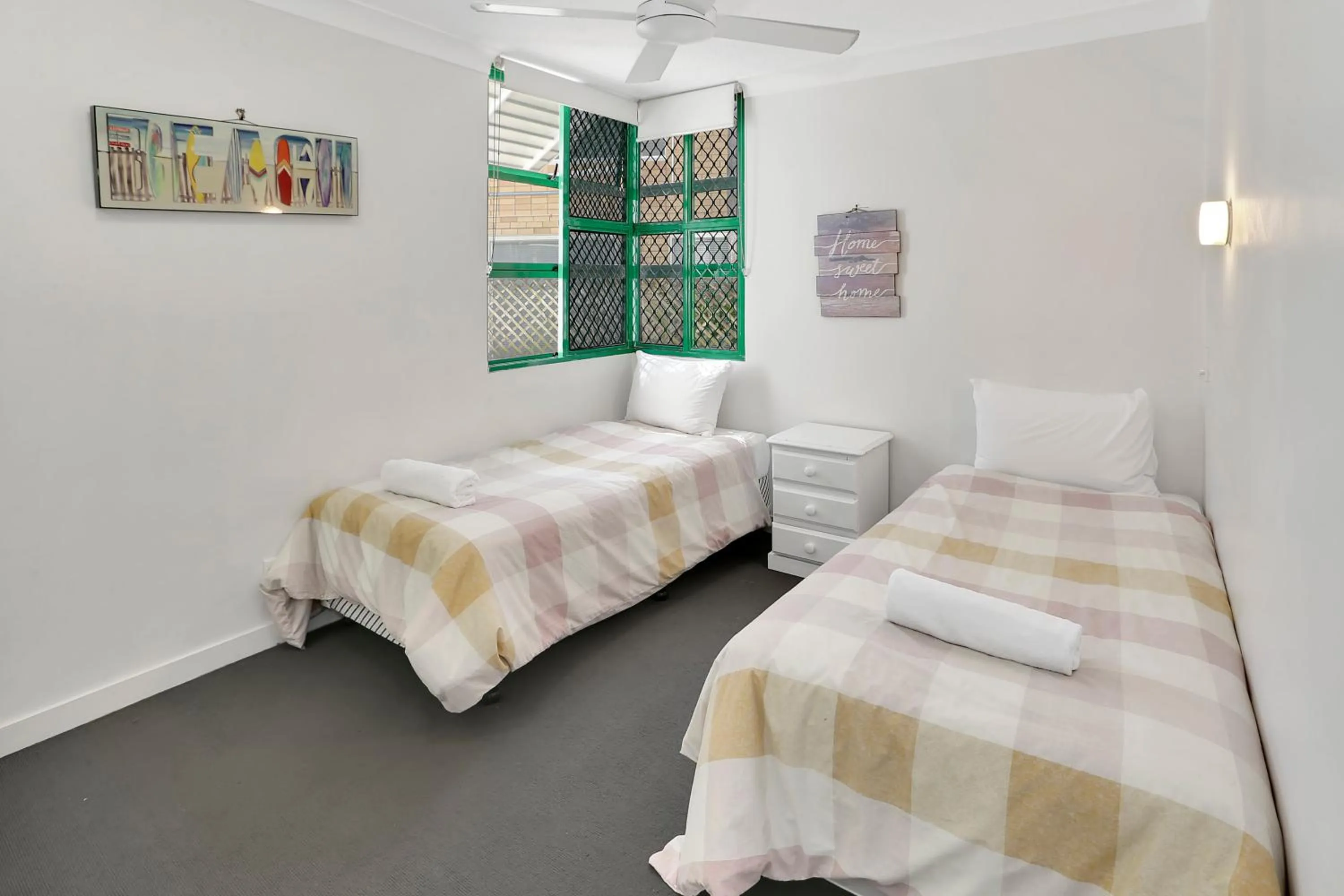 Bedroom, Bed in Headland Gardens Holiday Apartments