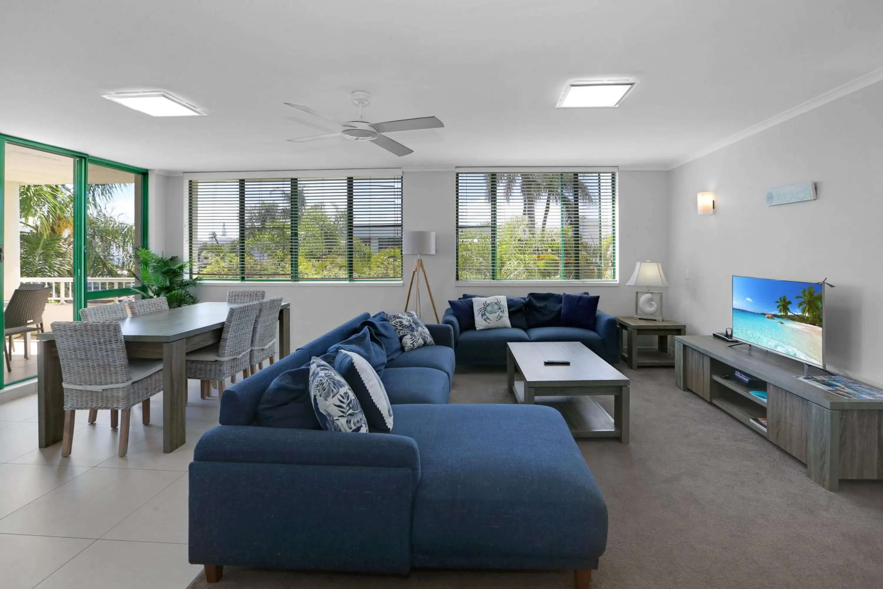 Lounge or bar in Headland Gardens Holiday Apartments