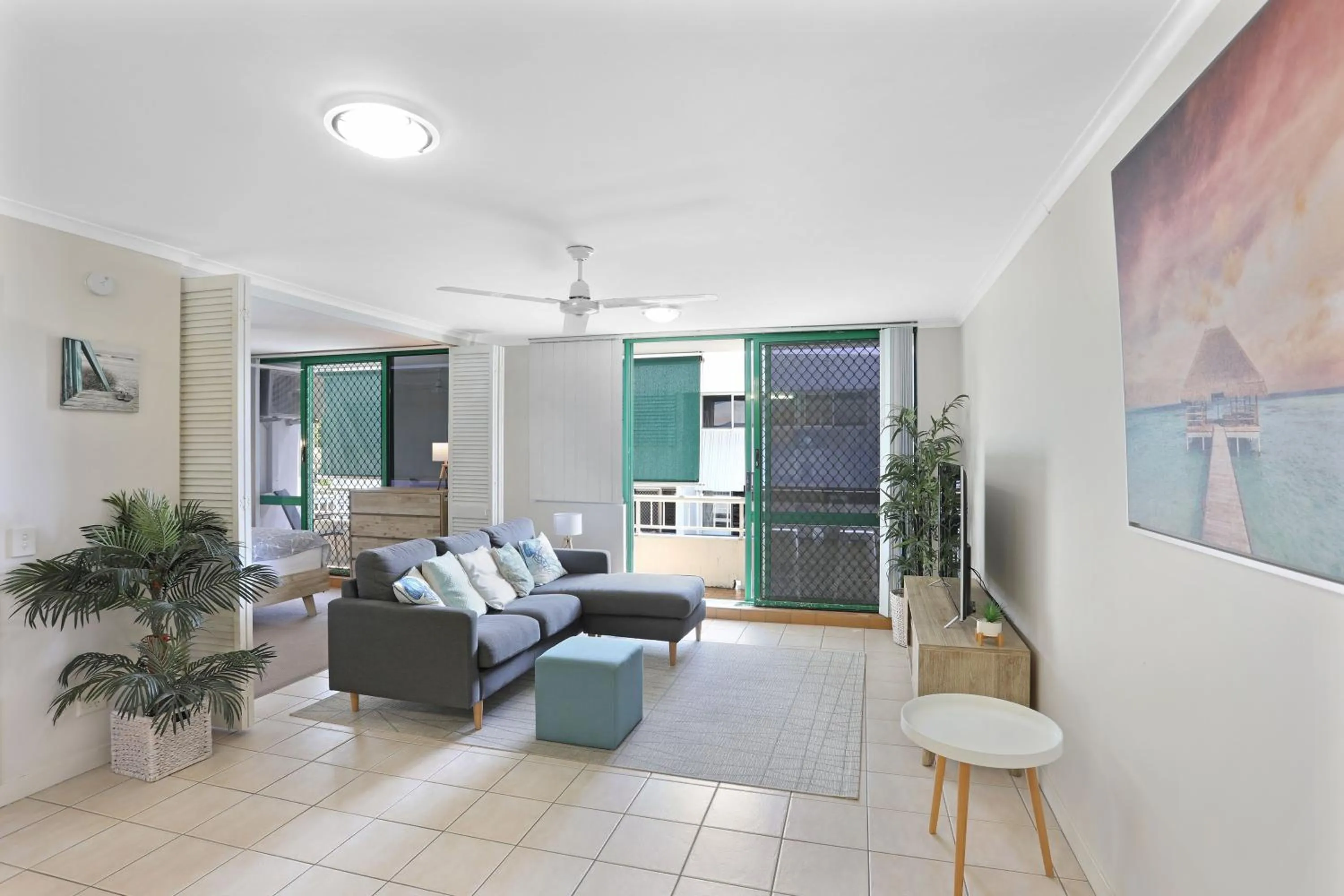 Lounge or bar in Headland Gardens Holiday Apartments