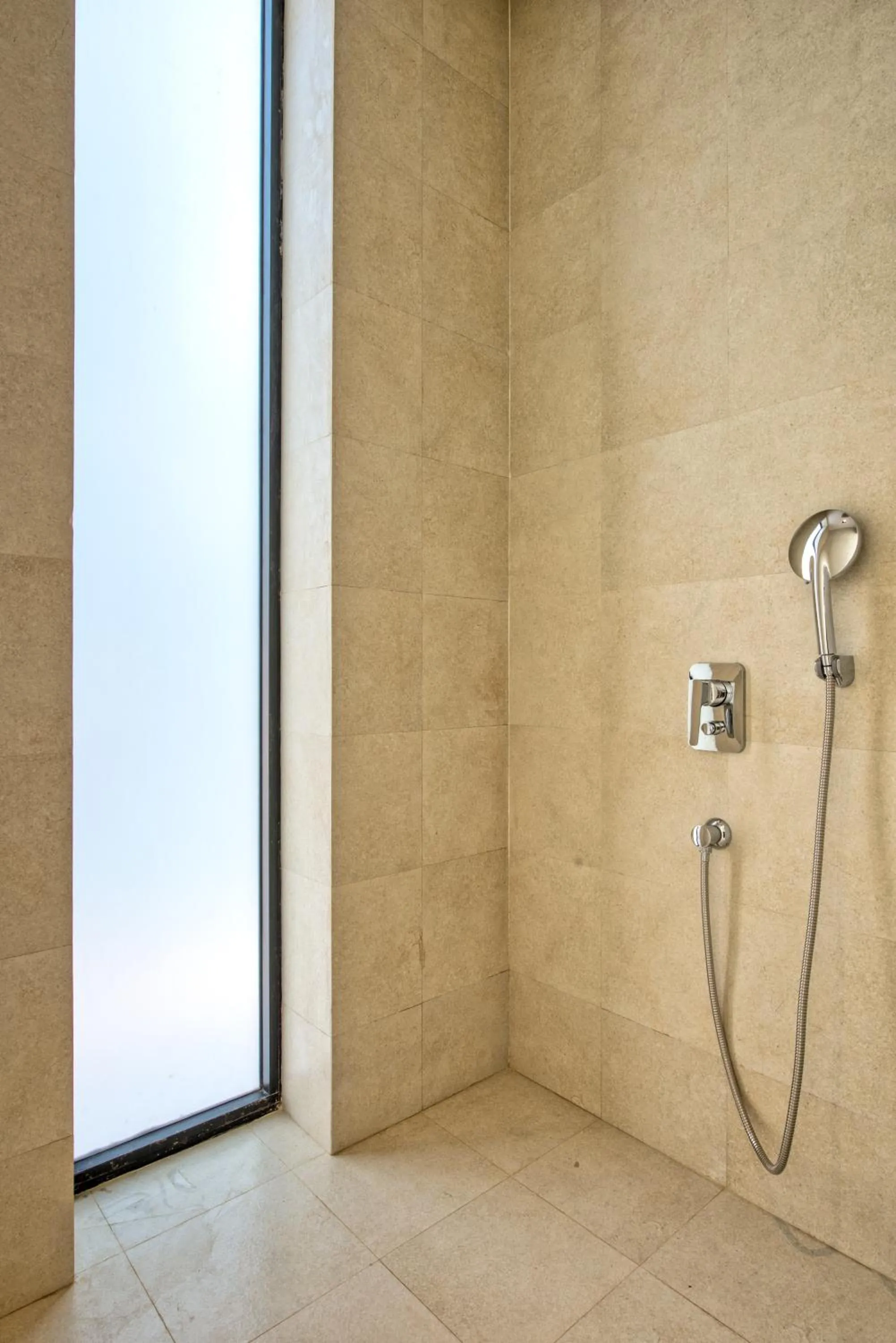 Shower in Azaya Beach Resort Goa