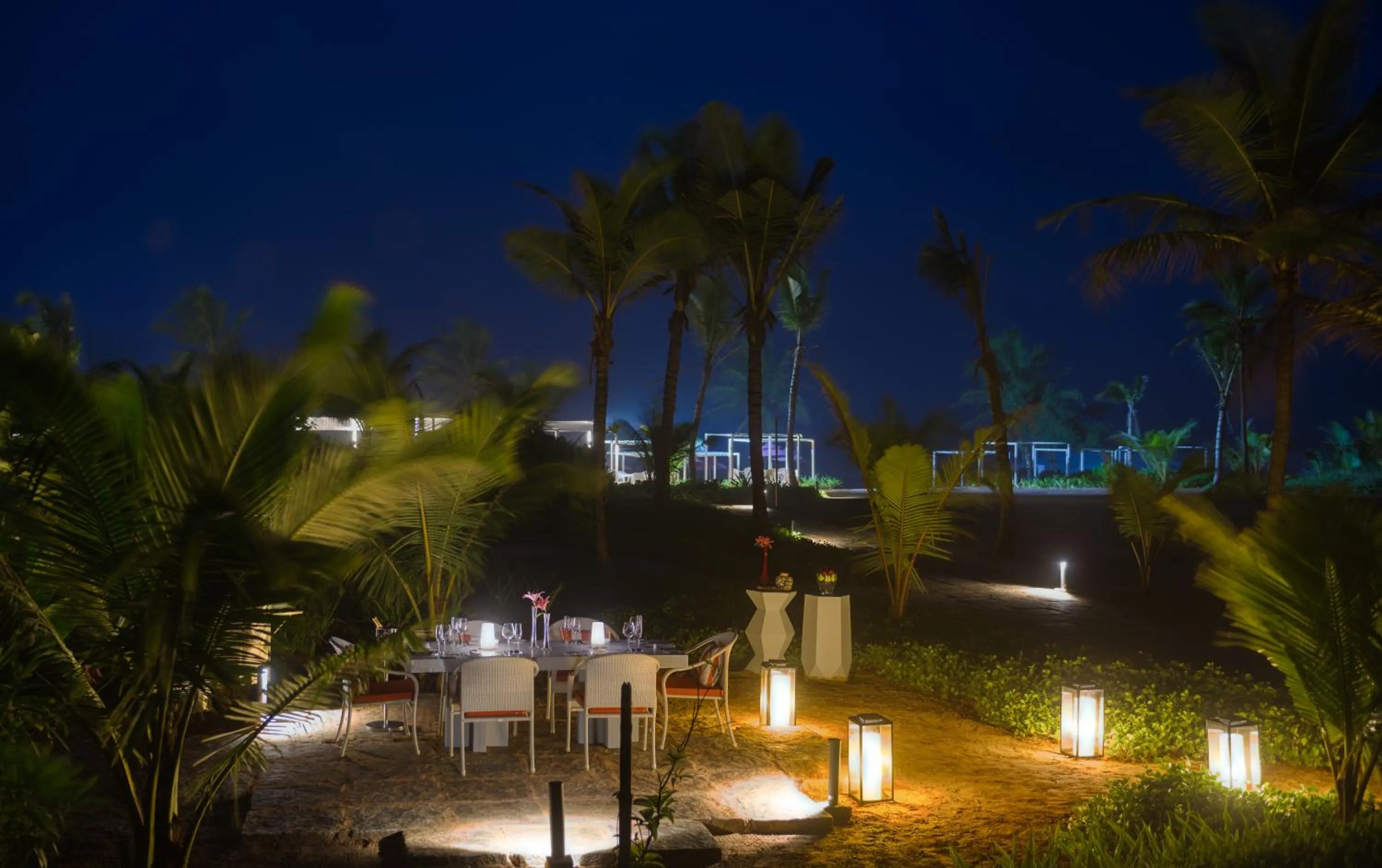 Restaurant/places to eat in Azaya Beach Resort Goa