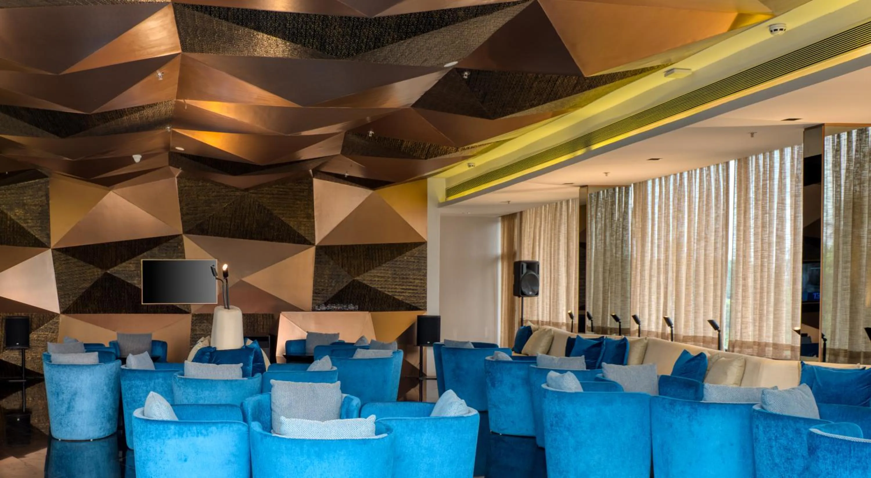 Lounge or bar in Azaya Beach Resort Goa