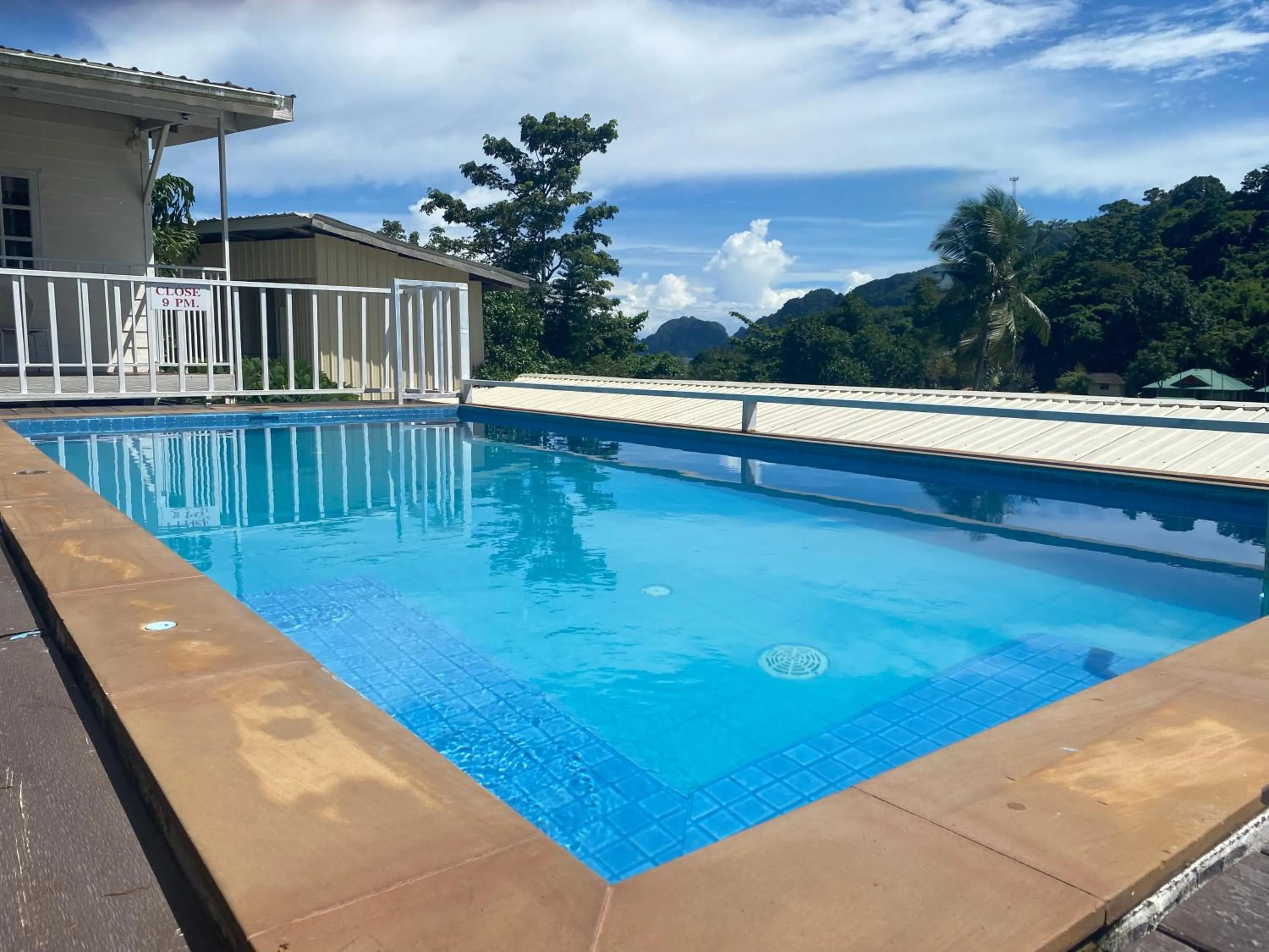 Swimming pool in Uphill Cottage