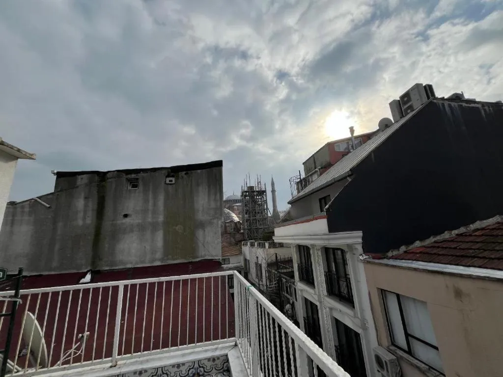 Le Safran Suite Hotel