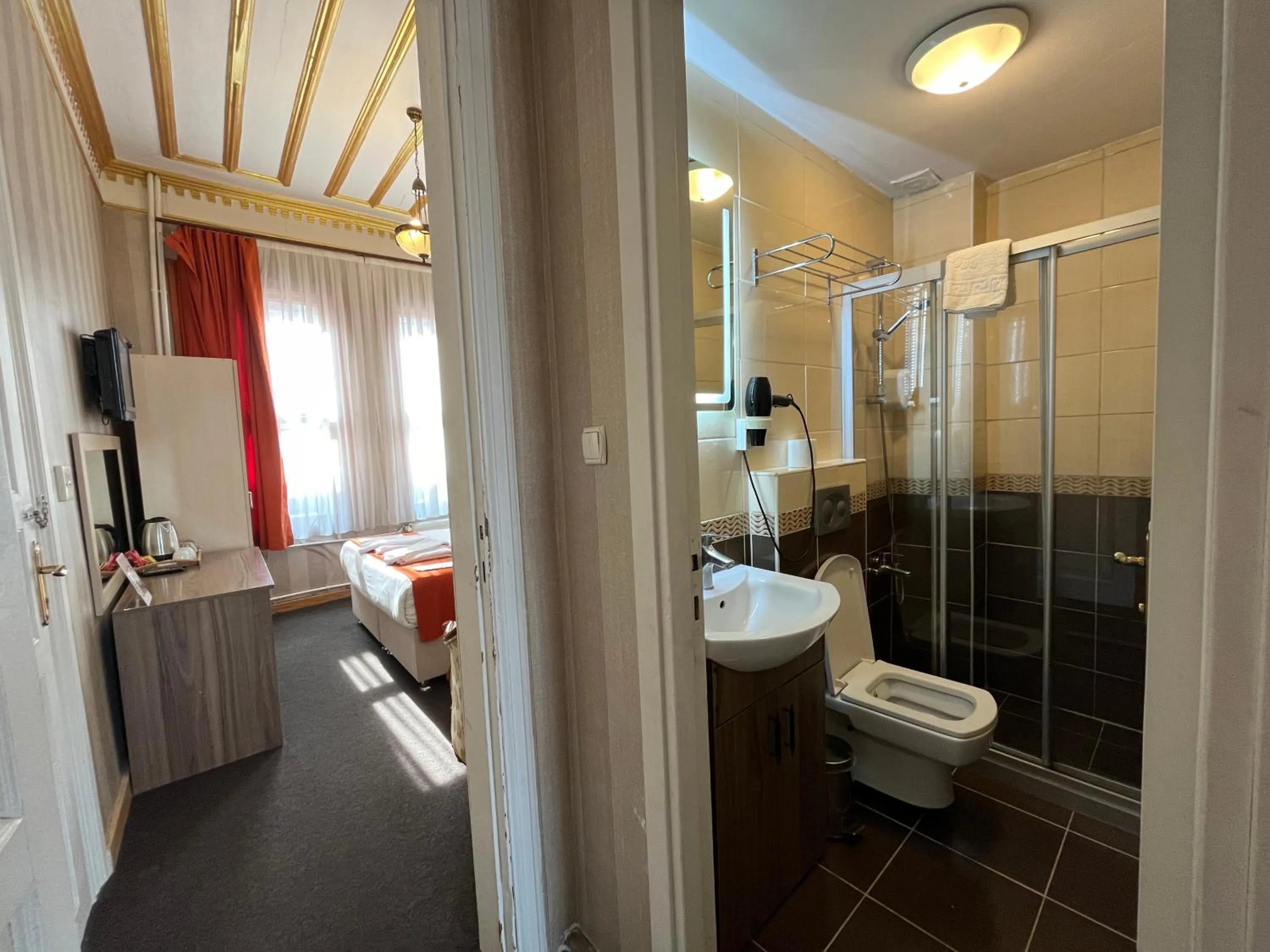 Le Safran Suite Hotel