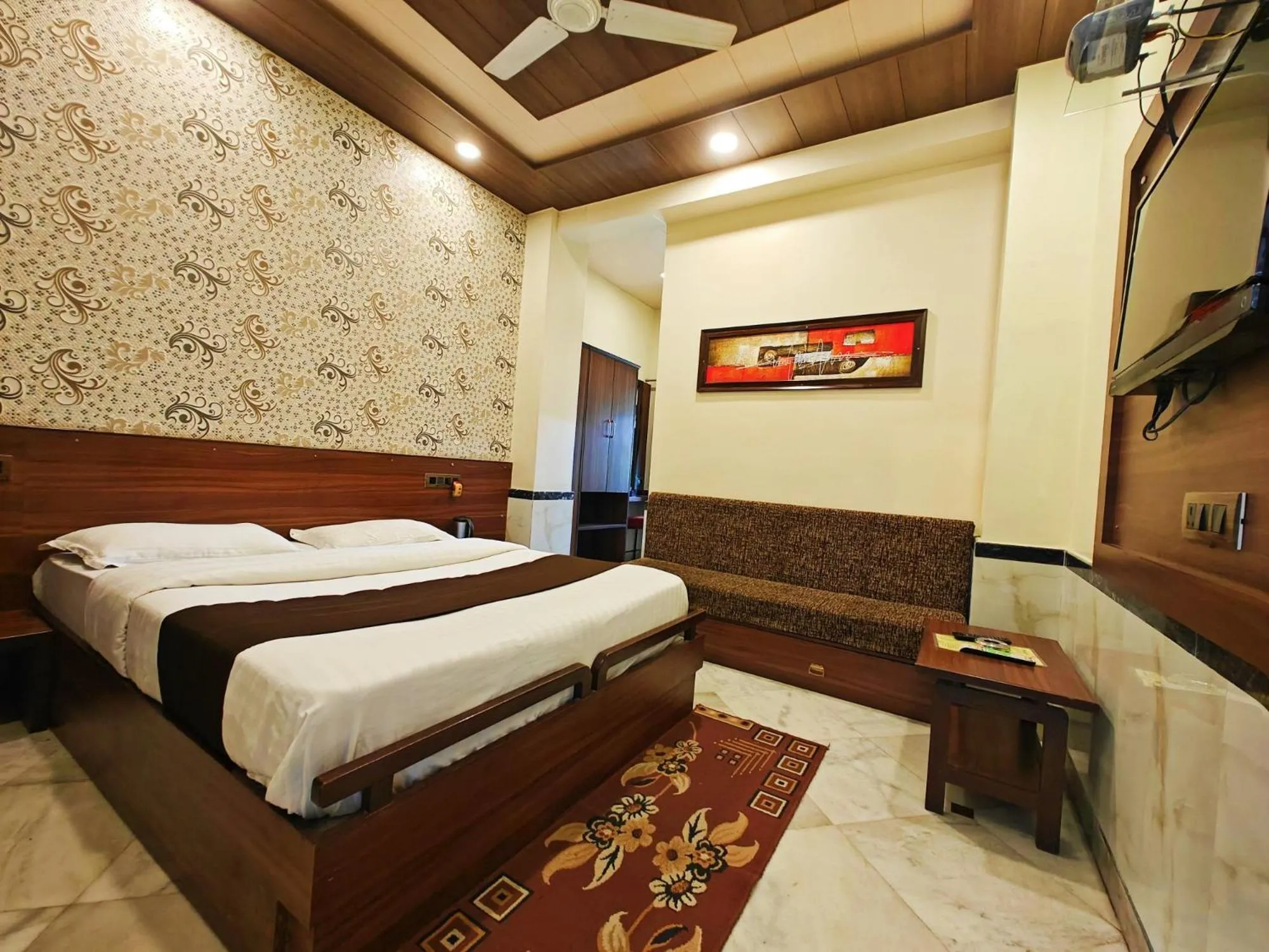 Bed in Hotel Saraswati