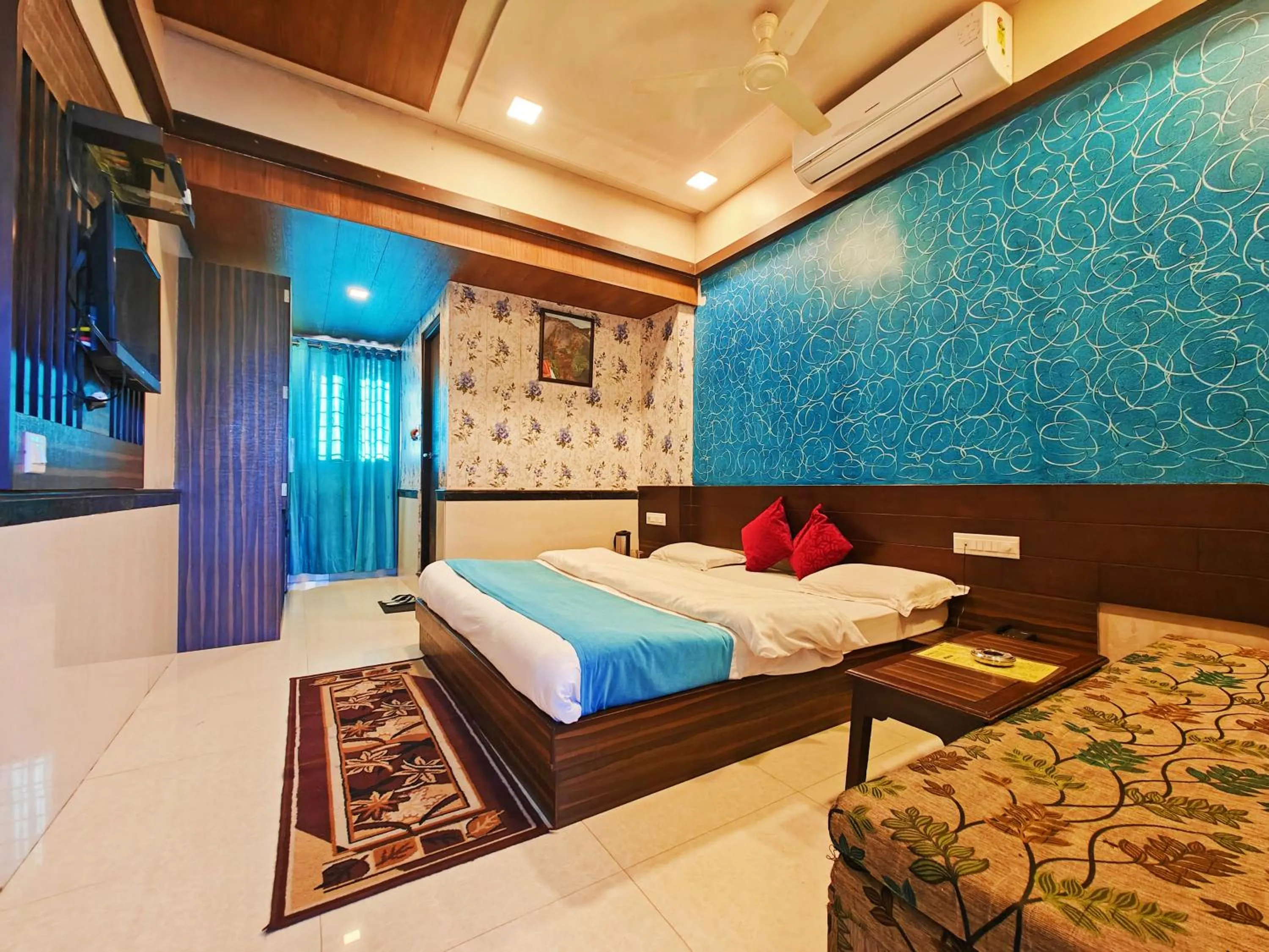Bed in Hotel Saraswati