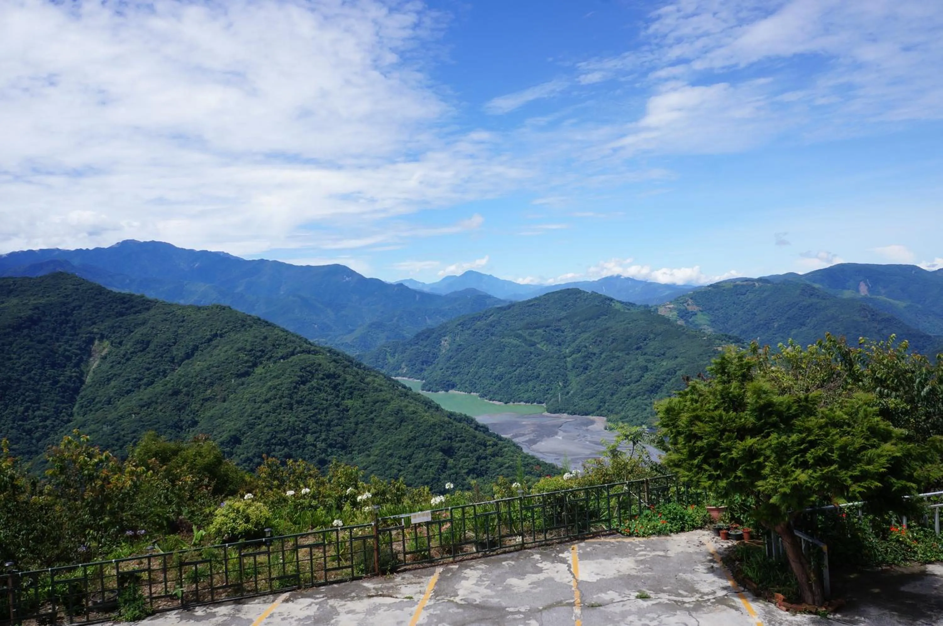 Spring in Shan Shui-Yuan Vege Guest House