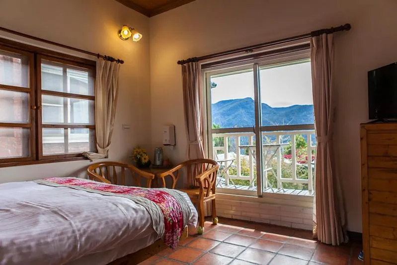 Bed in Shan Shui-Yuan Vege Guest House
