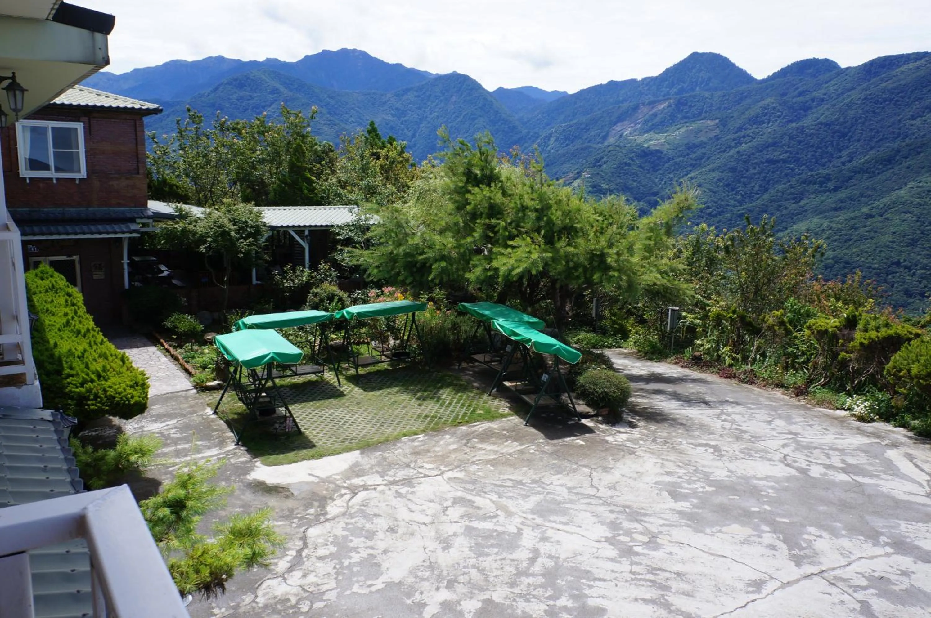 Spring in Shan Shui-Yuan Vege Guest House