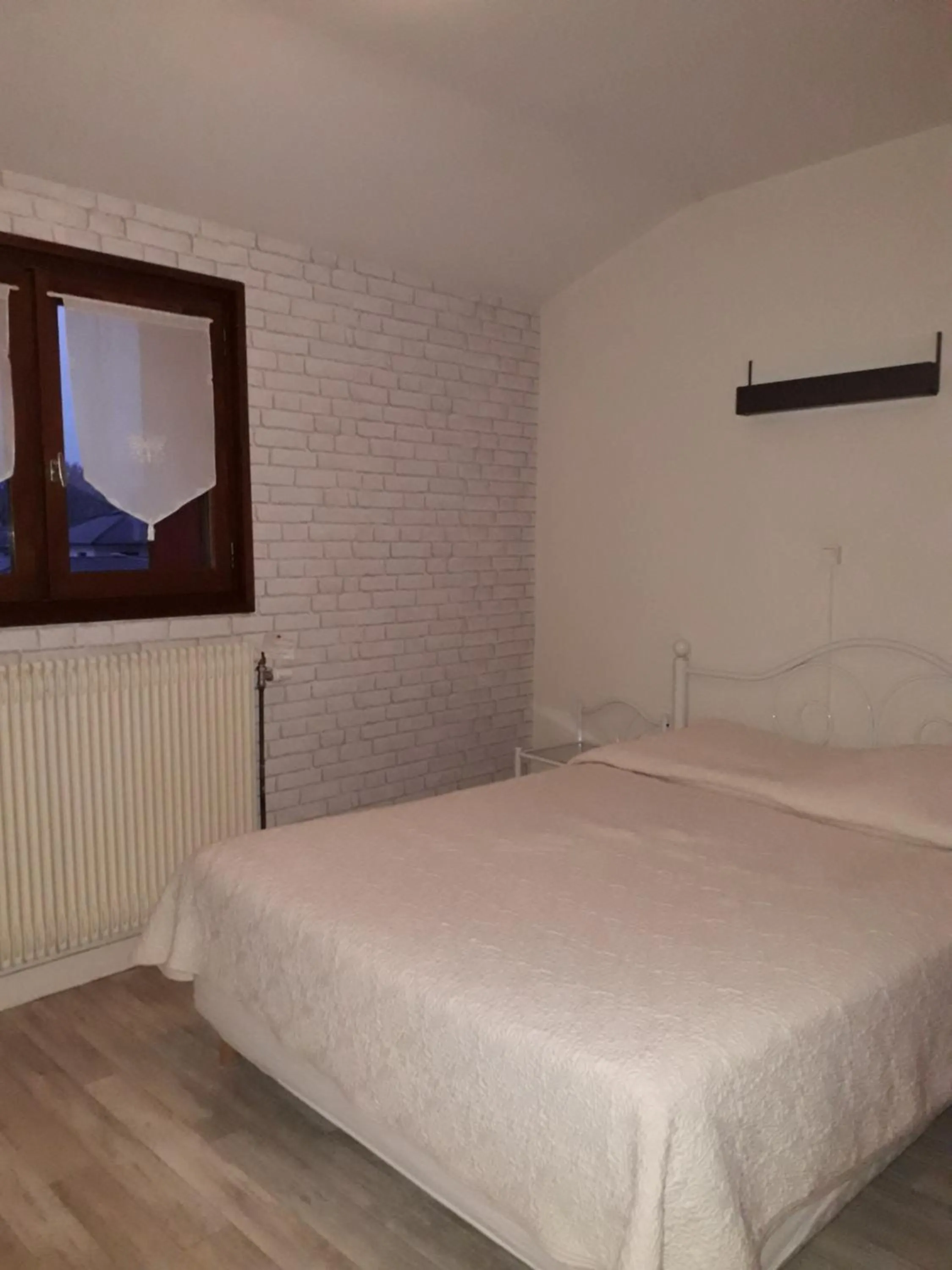 Photo of the whole room in Hotel Le Beauregard