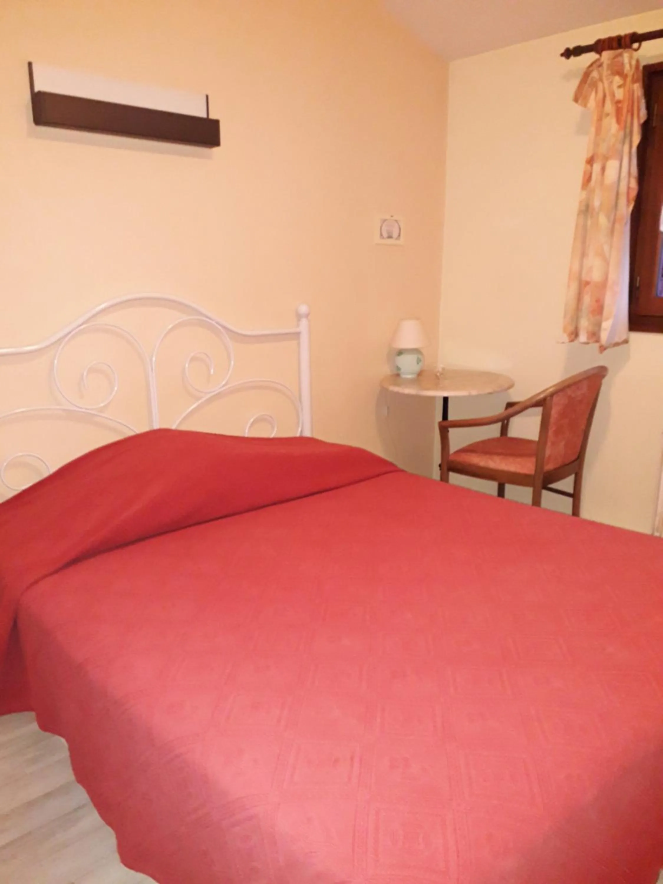 Bed in Hotel Le Beauregard