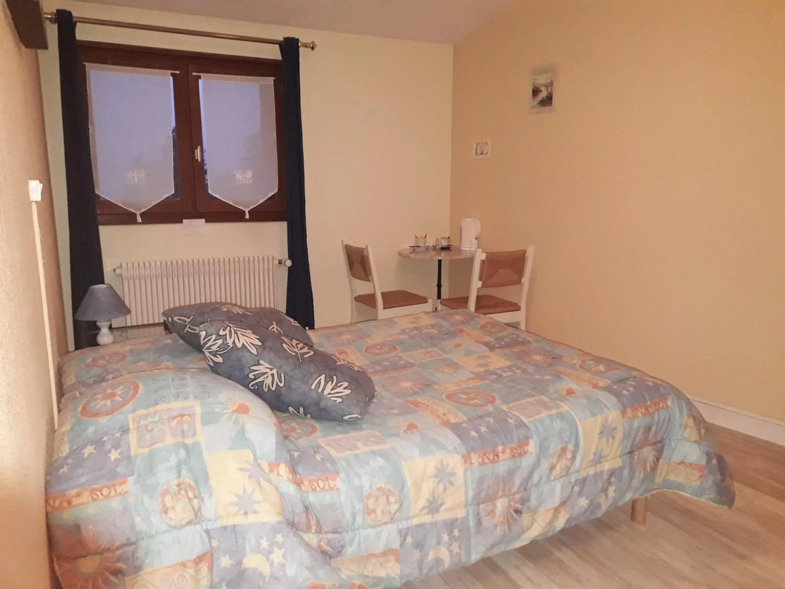 Photo of the whole room in Hotel Le Beauregard