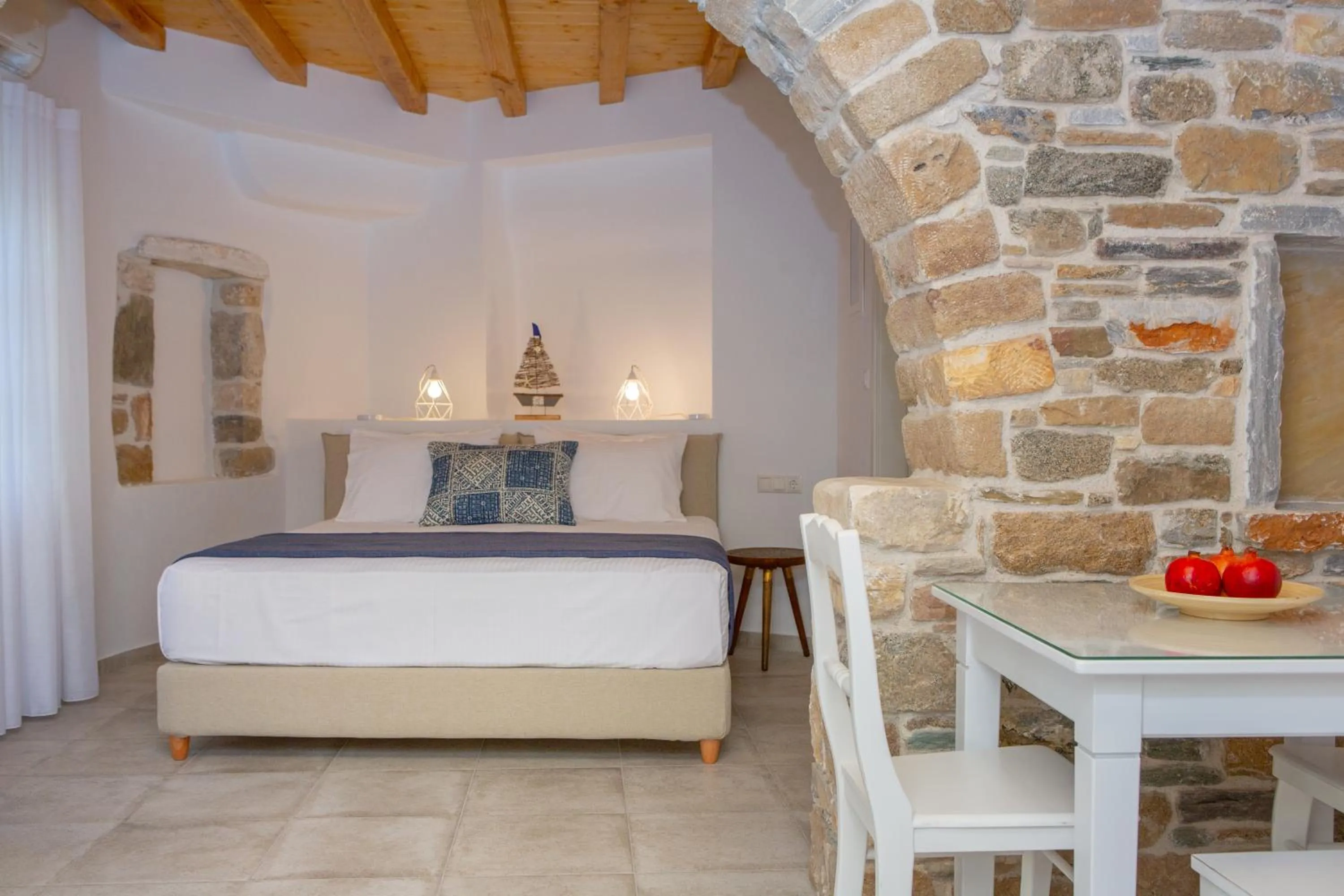 Bedroom, Bed in Castle Mansions