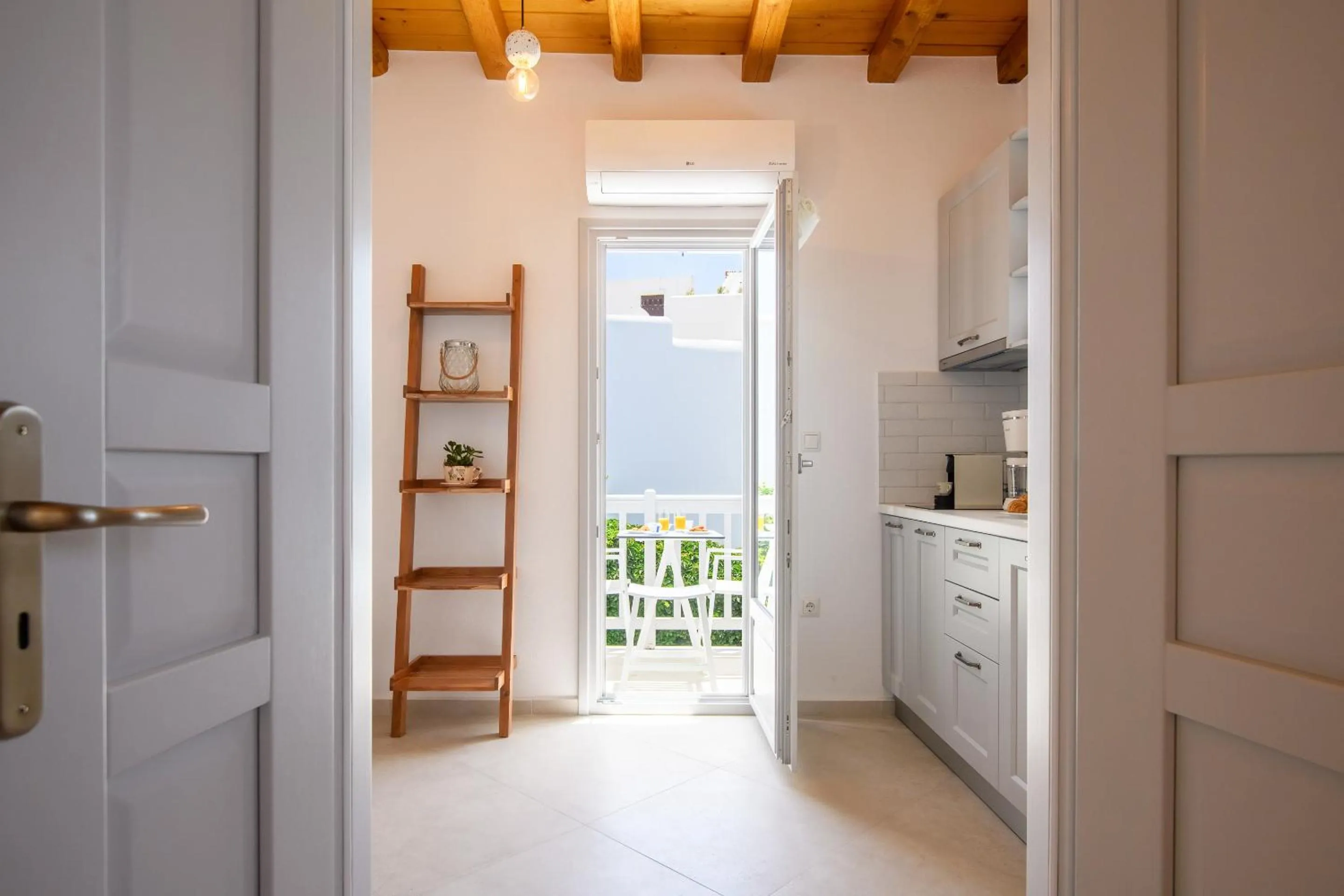 Kitchen or kitchenette in Castle Mansions