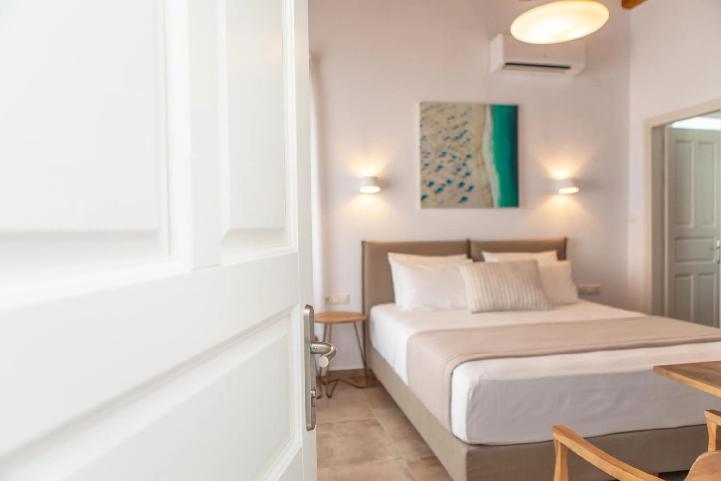 Photo of the whole room, Bed in Castle Mansions