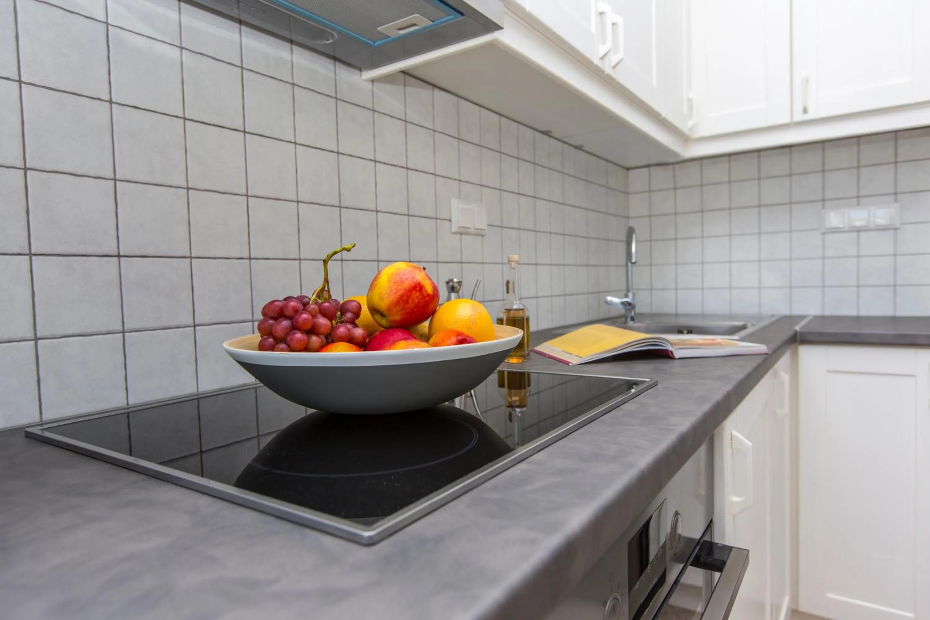 Kitchen or kitchenette in Castle Mansions