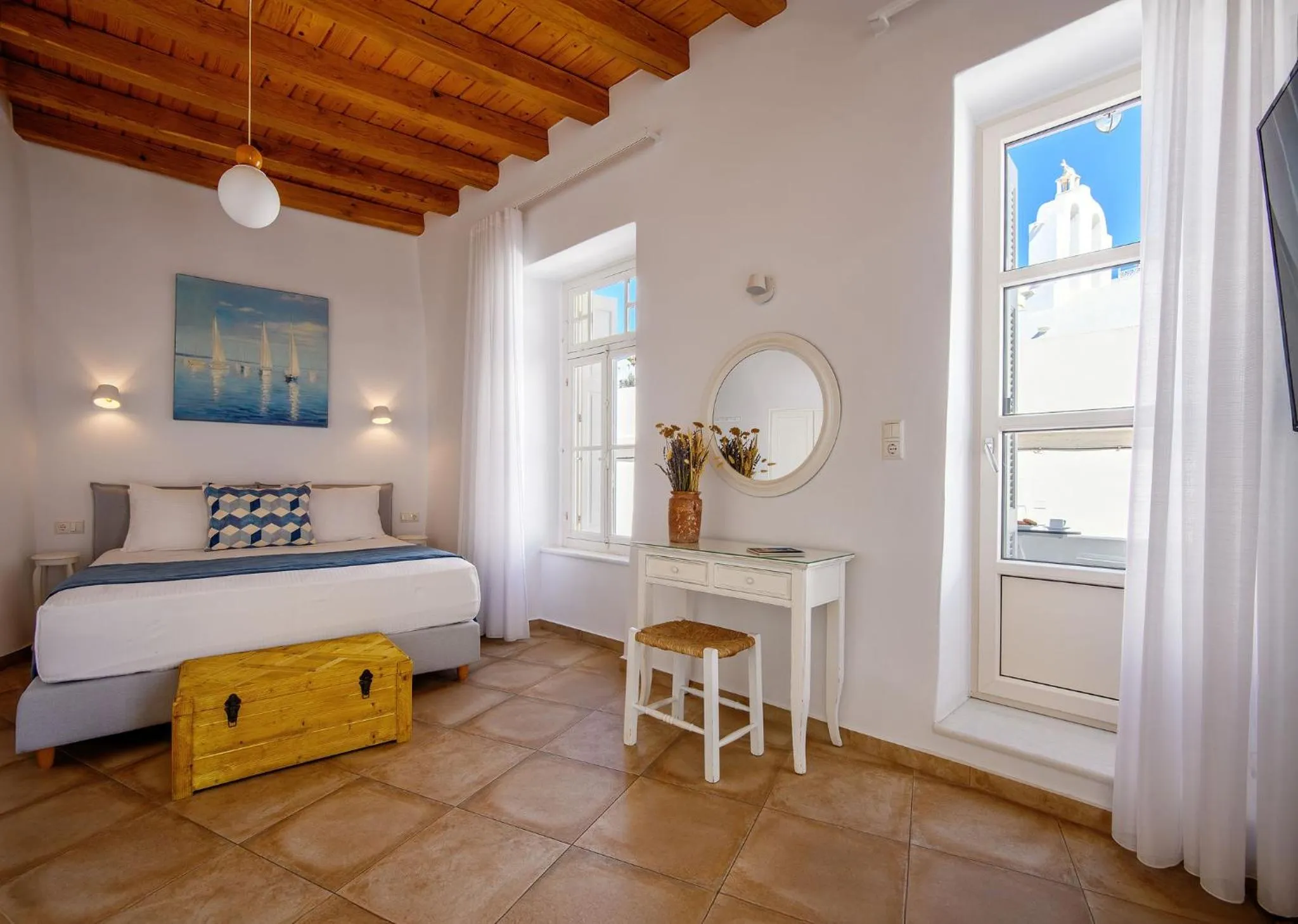 Photo of the whole room, Bed in Castle Mansions