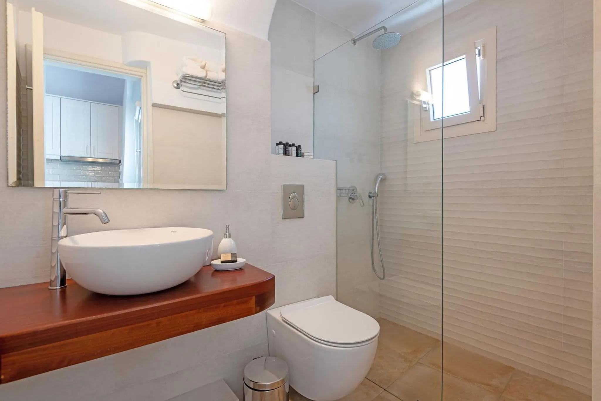 Shower in Castle Mansions