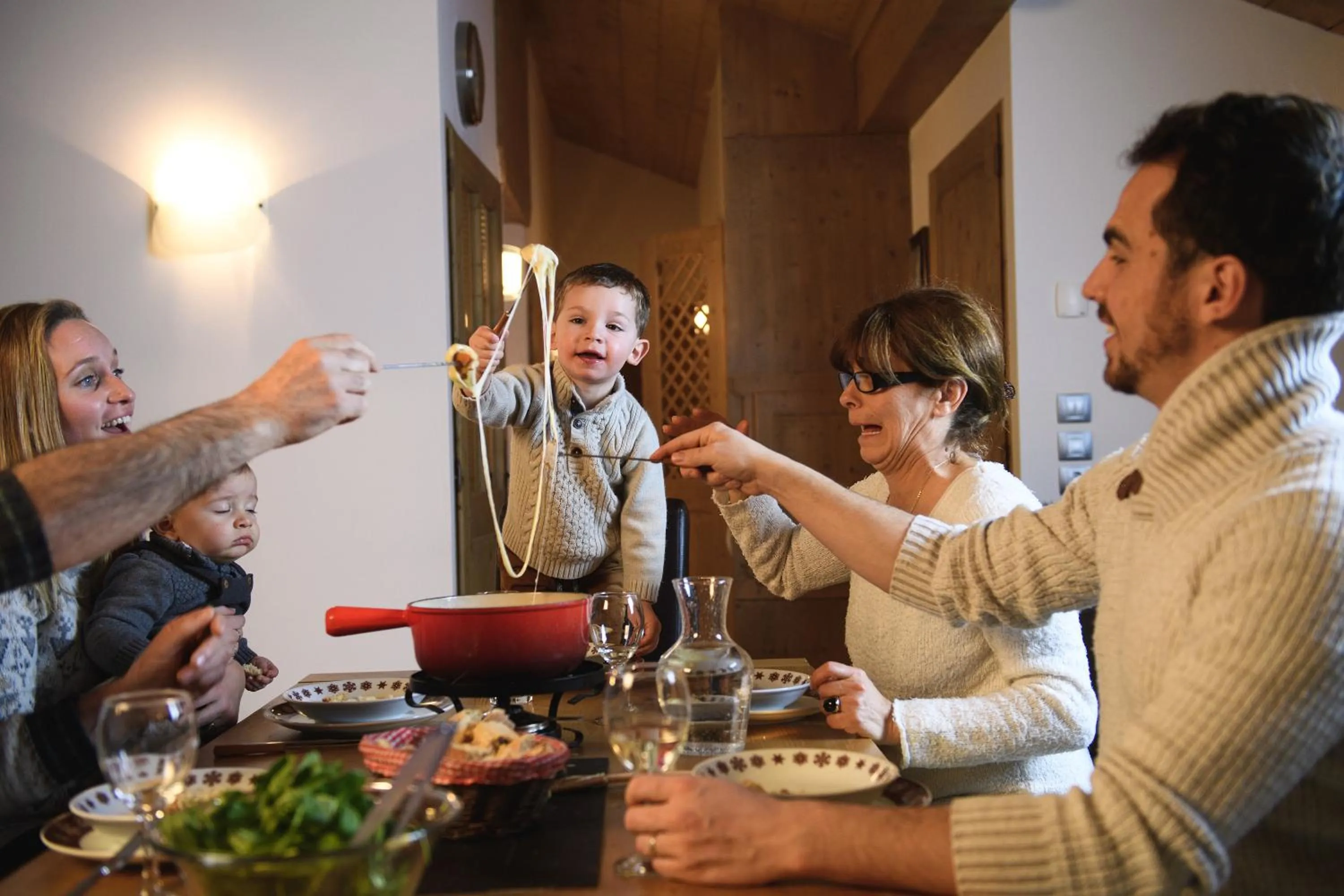 Dining area in CGH Résidences & Spas Les Chalets de Jouvence