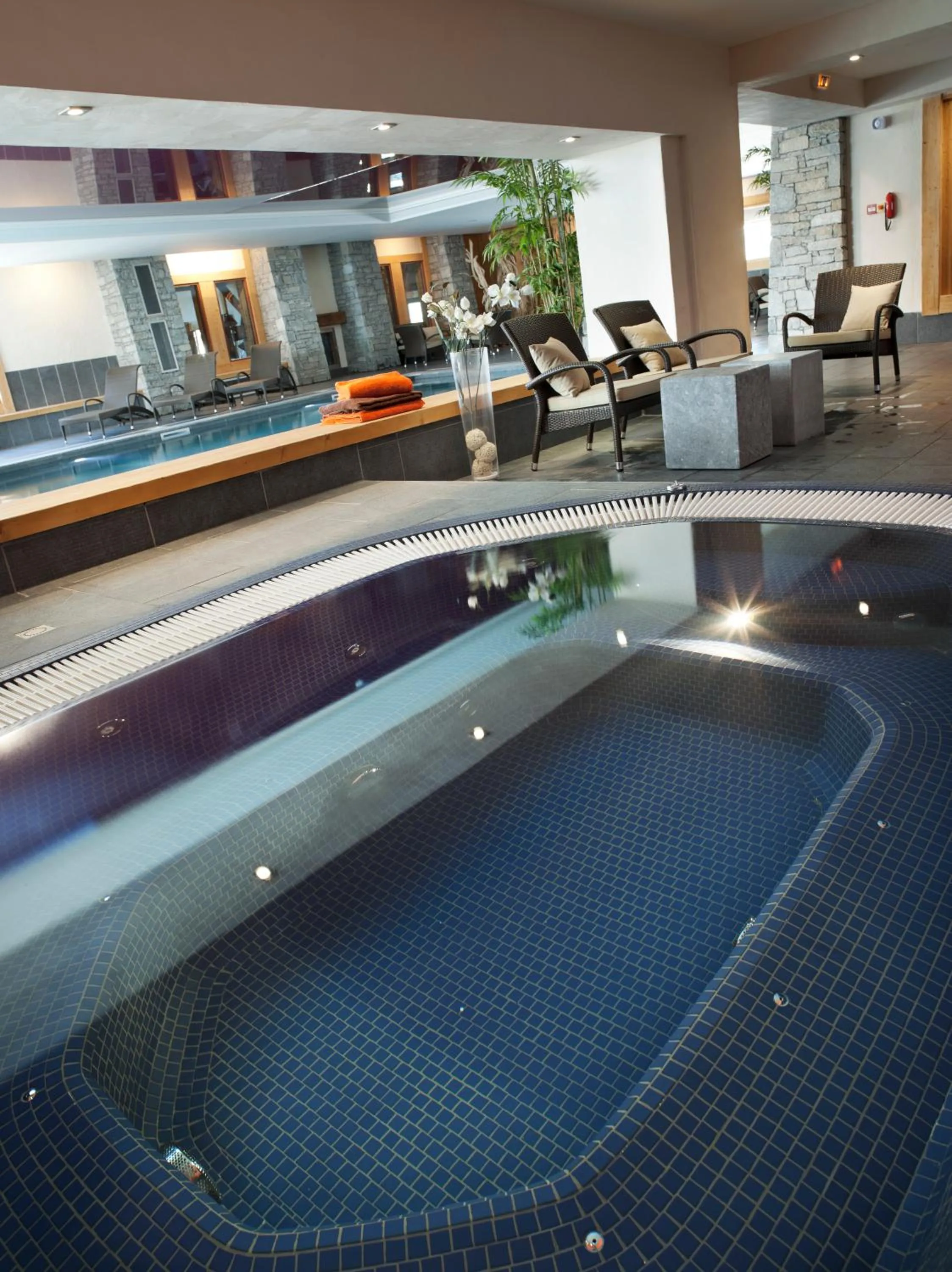 Hot Tub in CGH Résidences & Spas Les Chalets de Jouvence