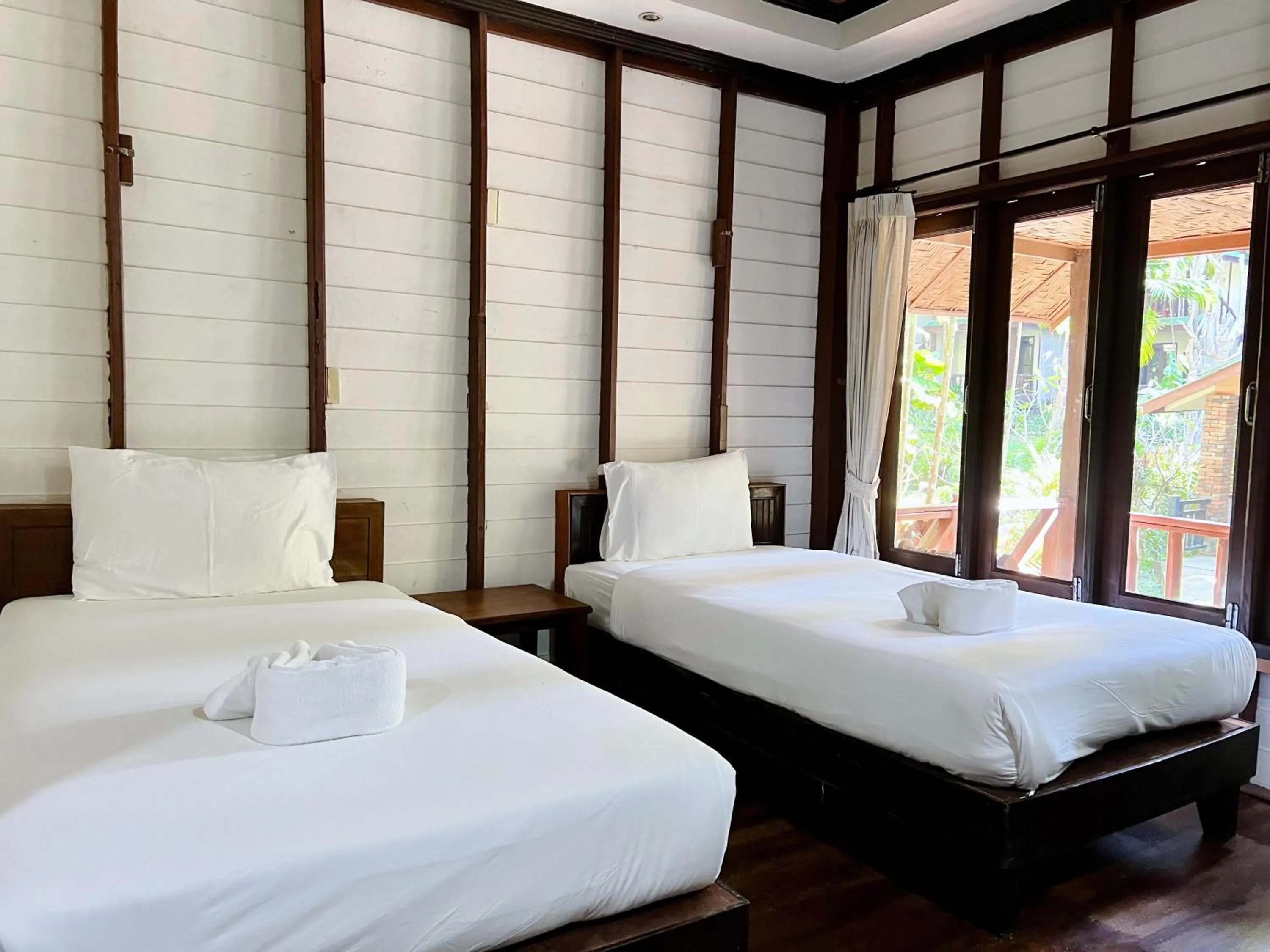 Bed in Dream Valley Resort, Tonsai Beach