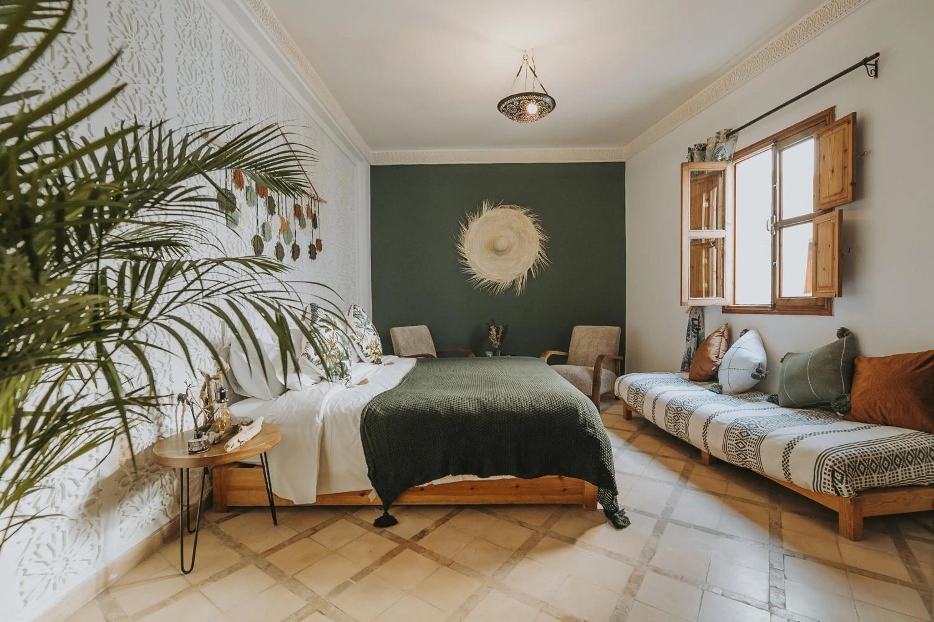 Photo of the whole room, Bed in Riad Dar Coram