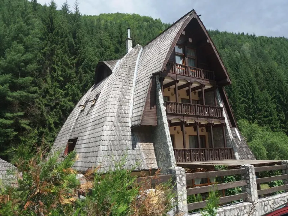 Property building in Vila Ursul