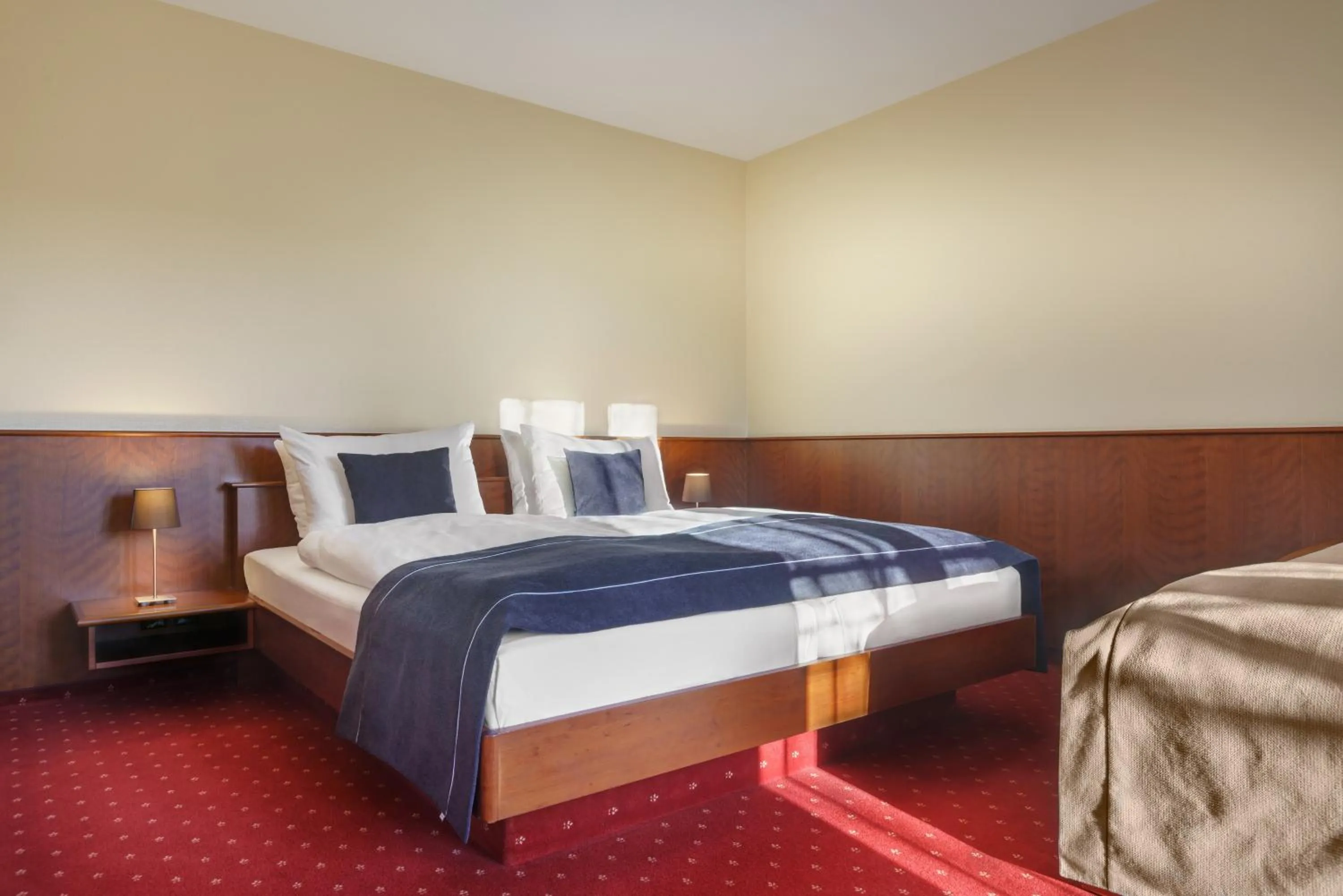 Photo of the whole room, Bed in Hotel Hagemann Hamburg Hafen