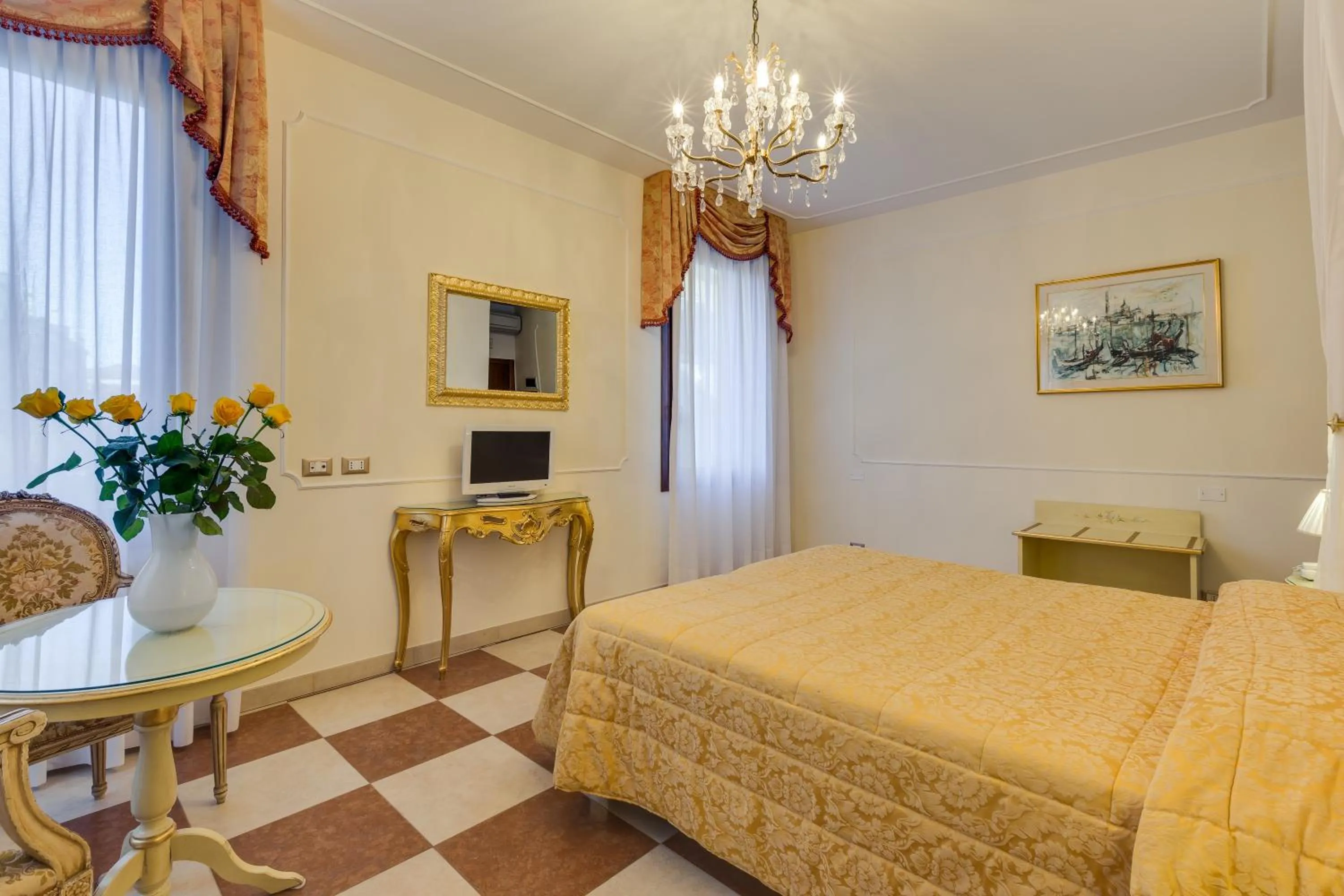 Double or Twin Room with Canal View in Hotel Marte