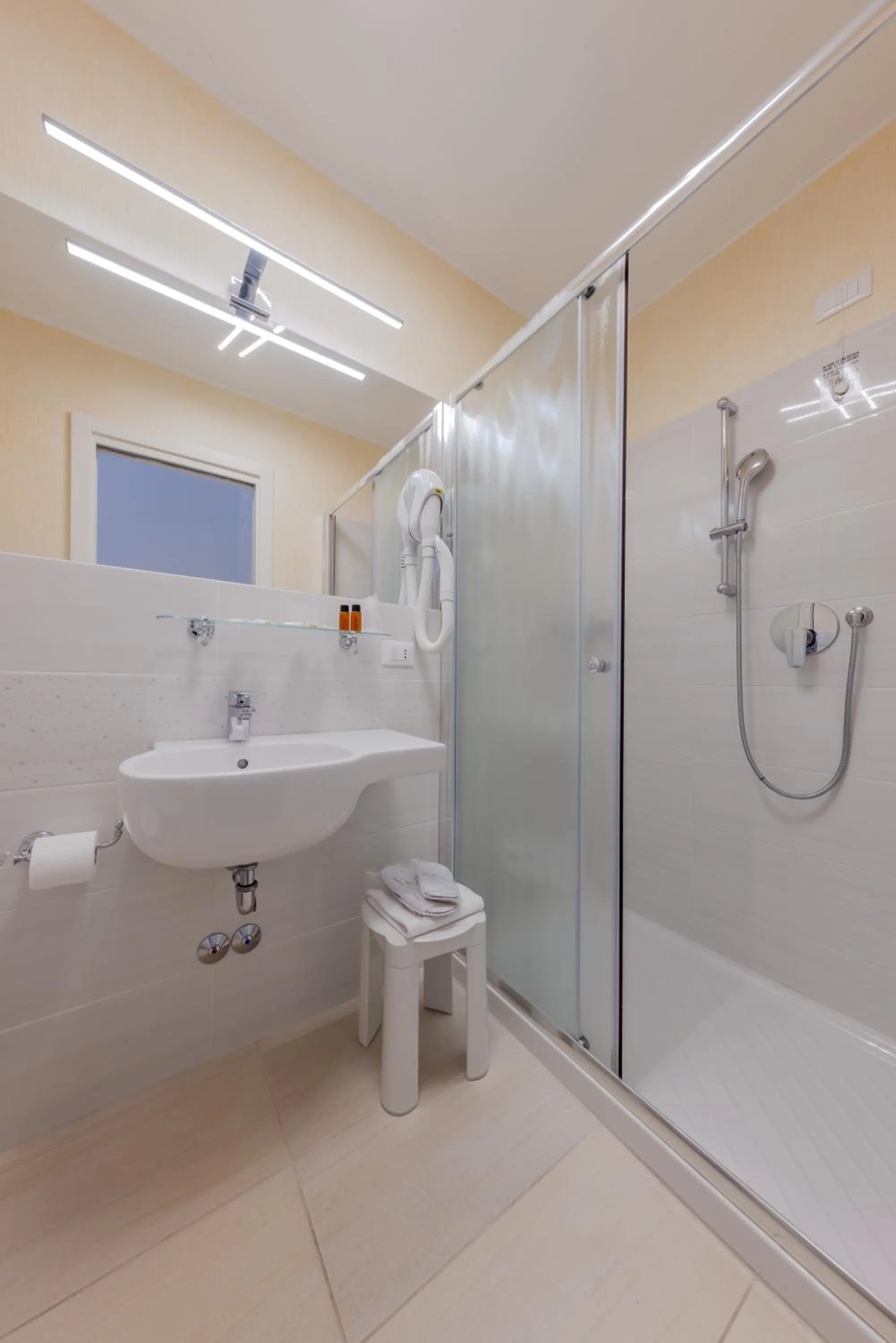 Shower in Hotel Marte