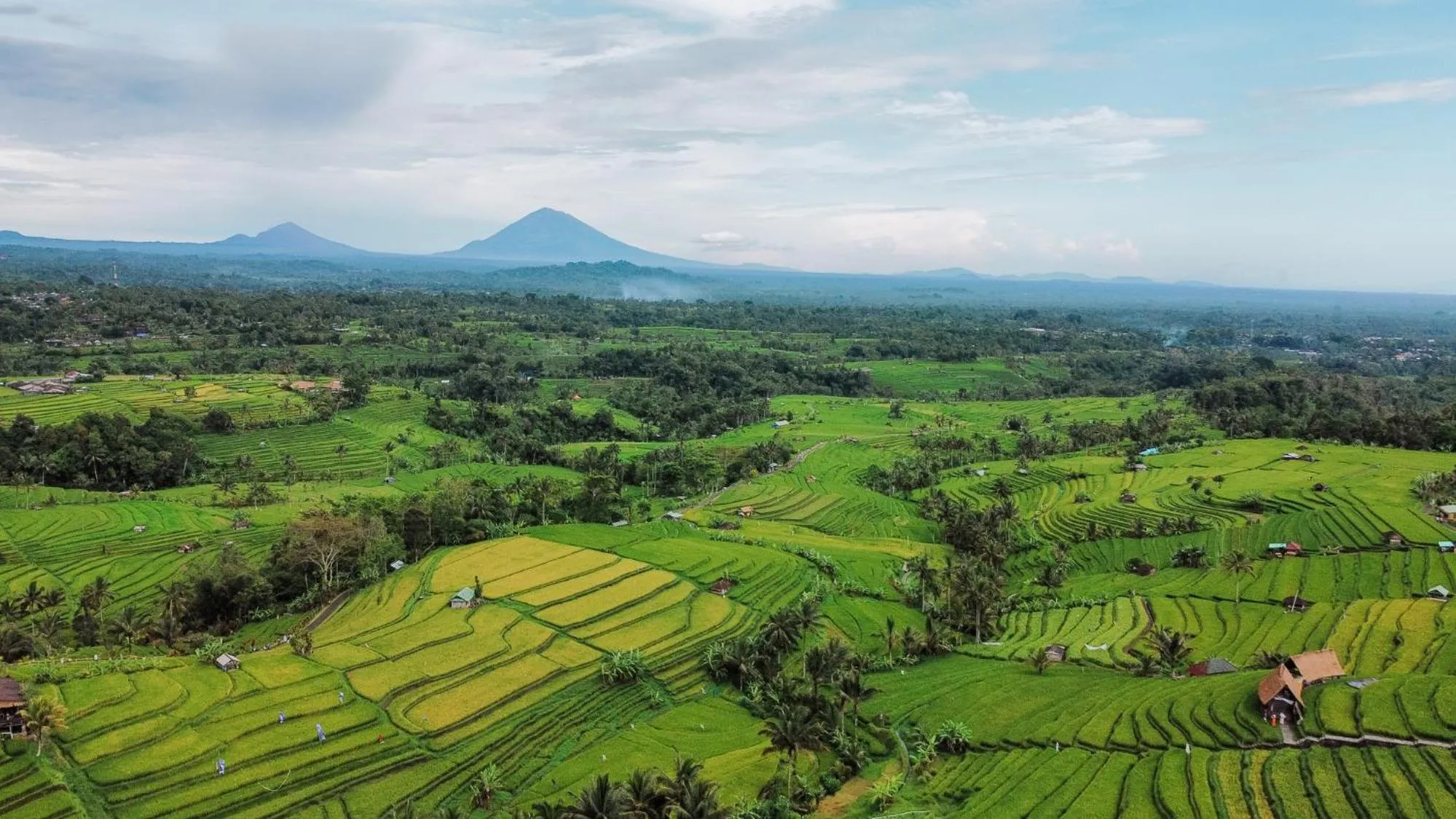 Mountain view in Bhuana Agung Villa and Restaurant