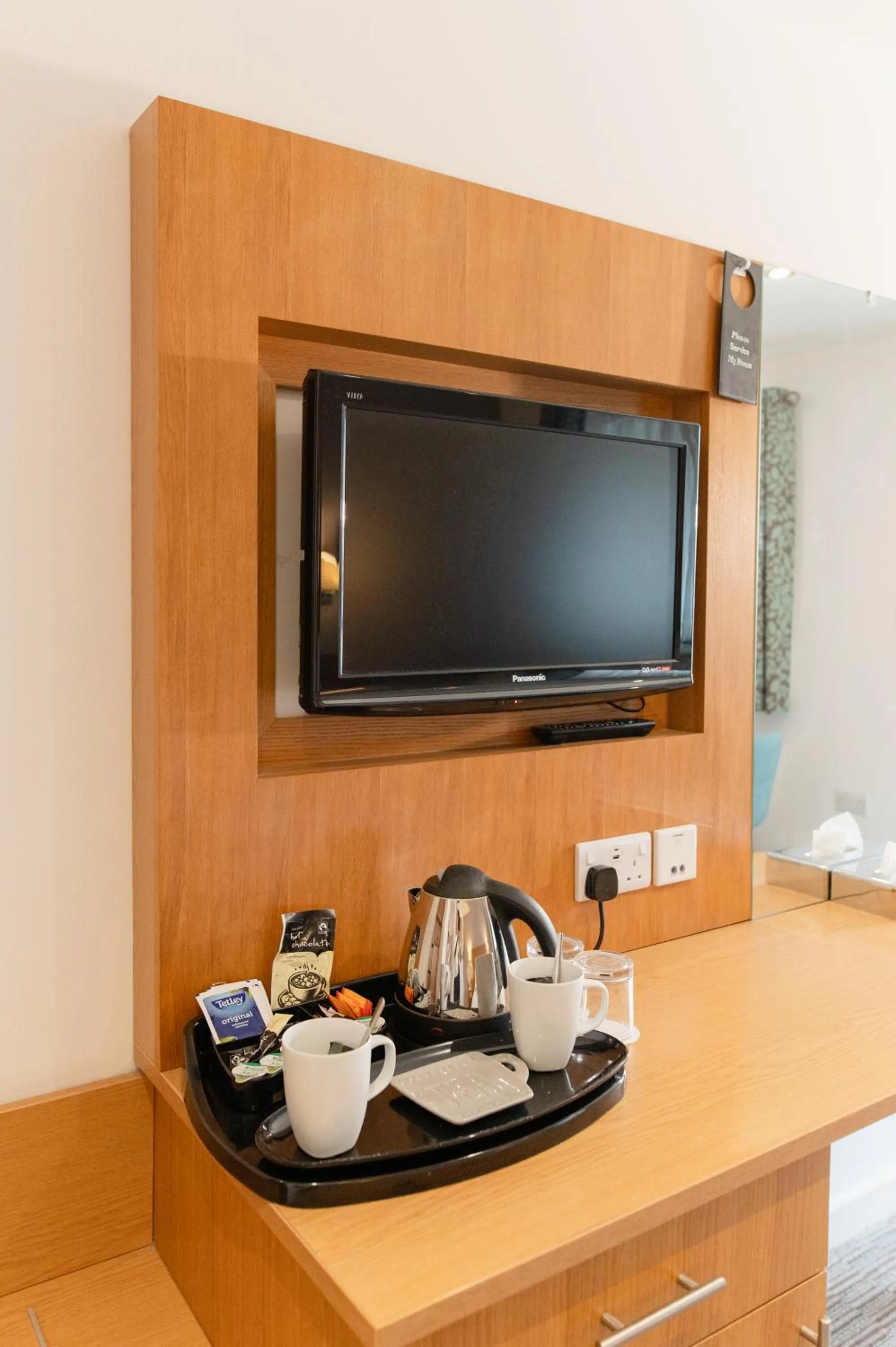 TV and multimedia in Deangate Motel