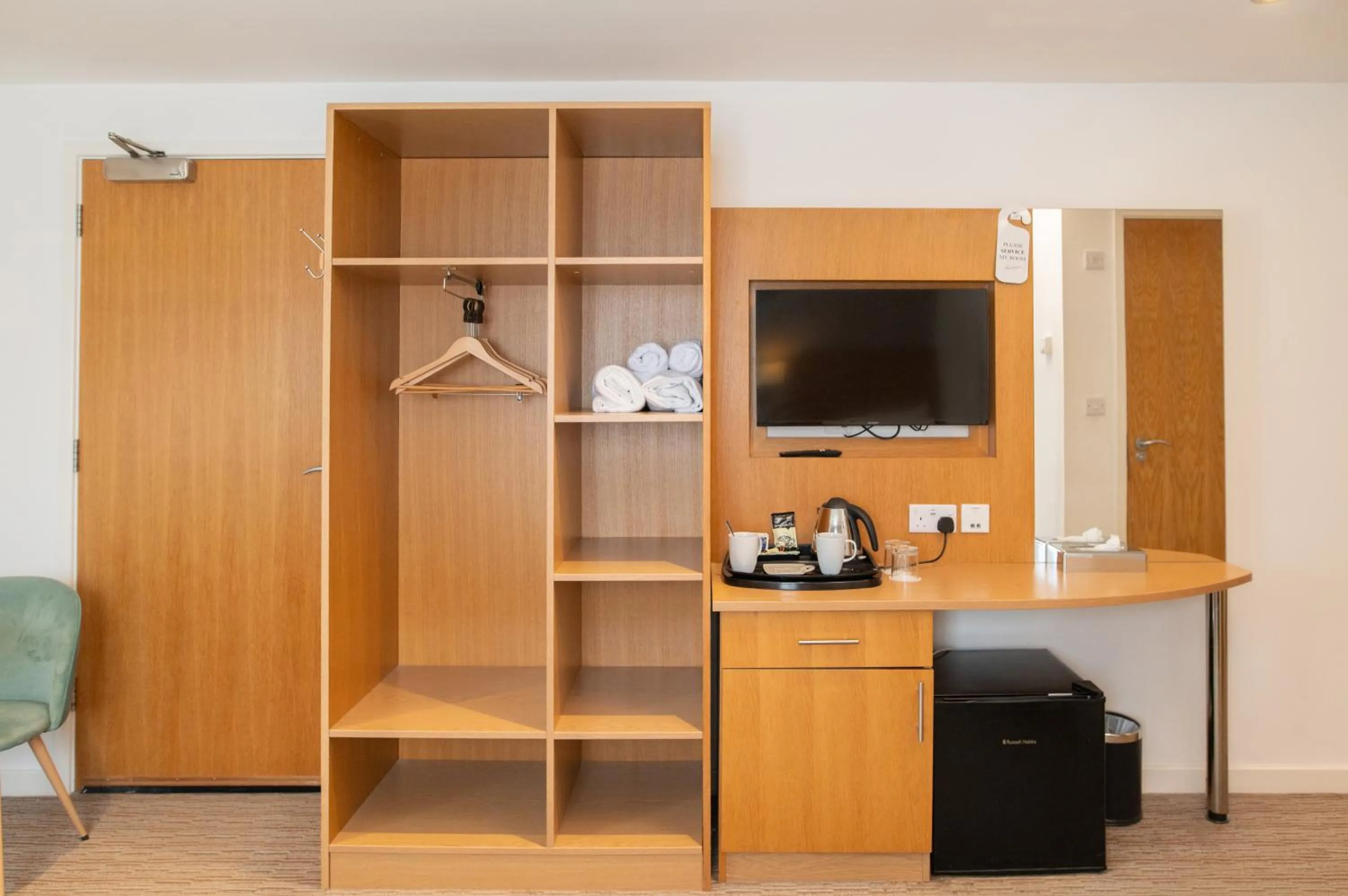 TV and multimedia in Deangate Motel