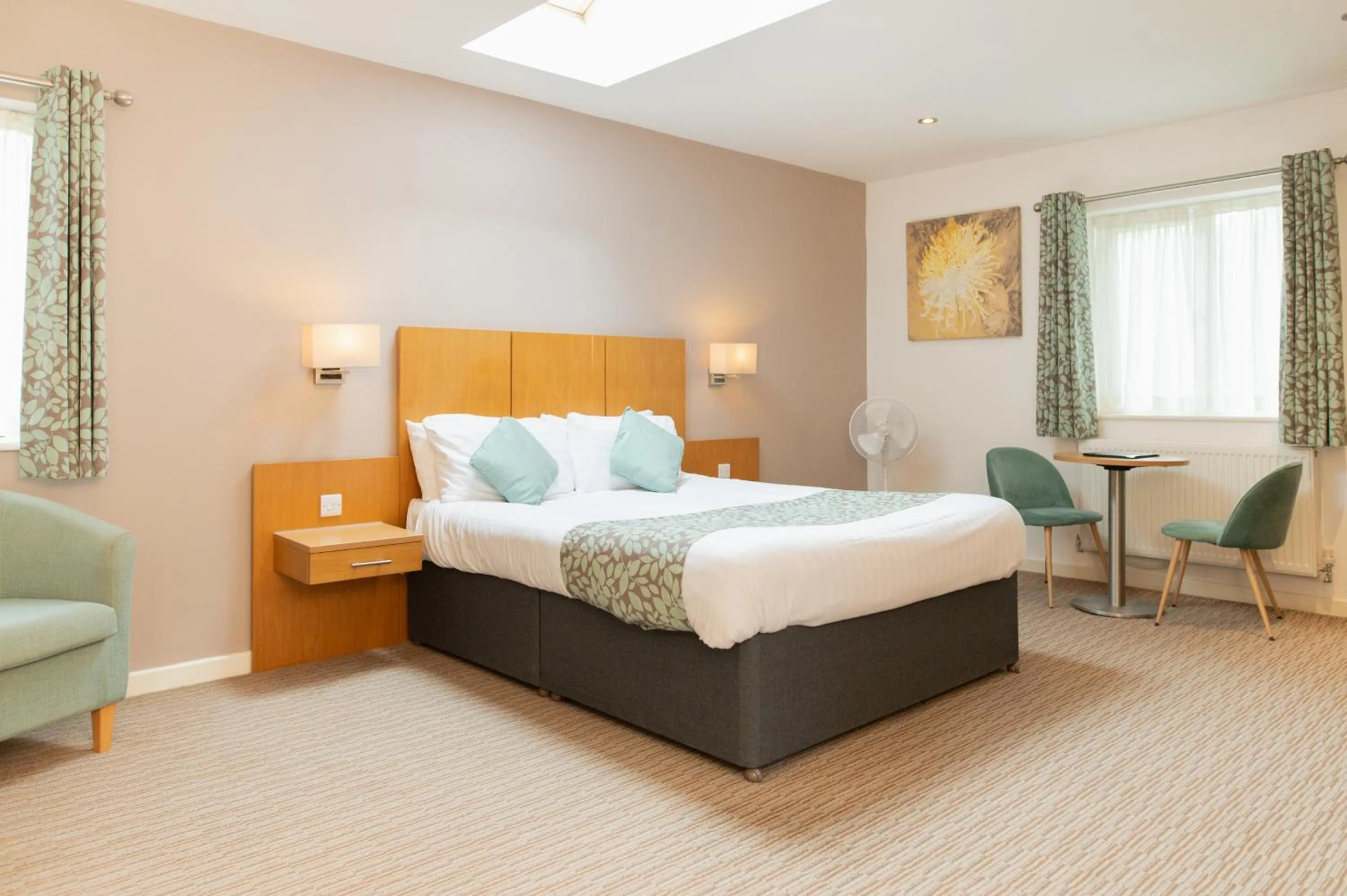 Bed in Deangate Motel