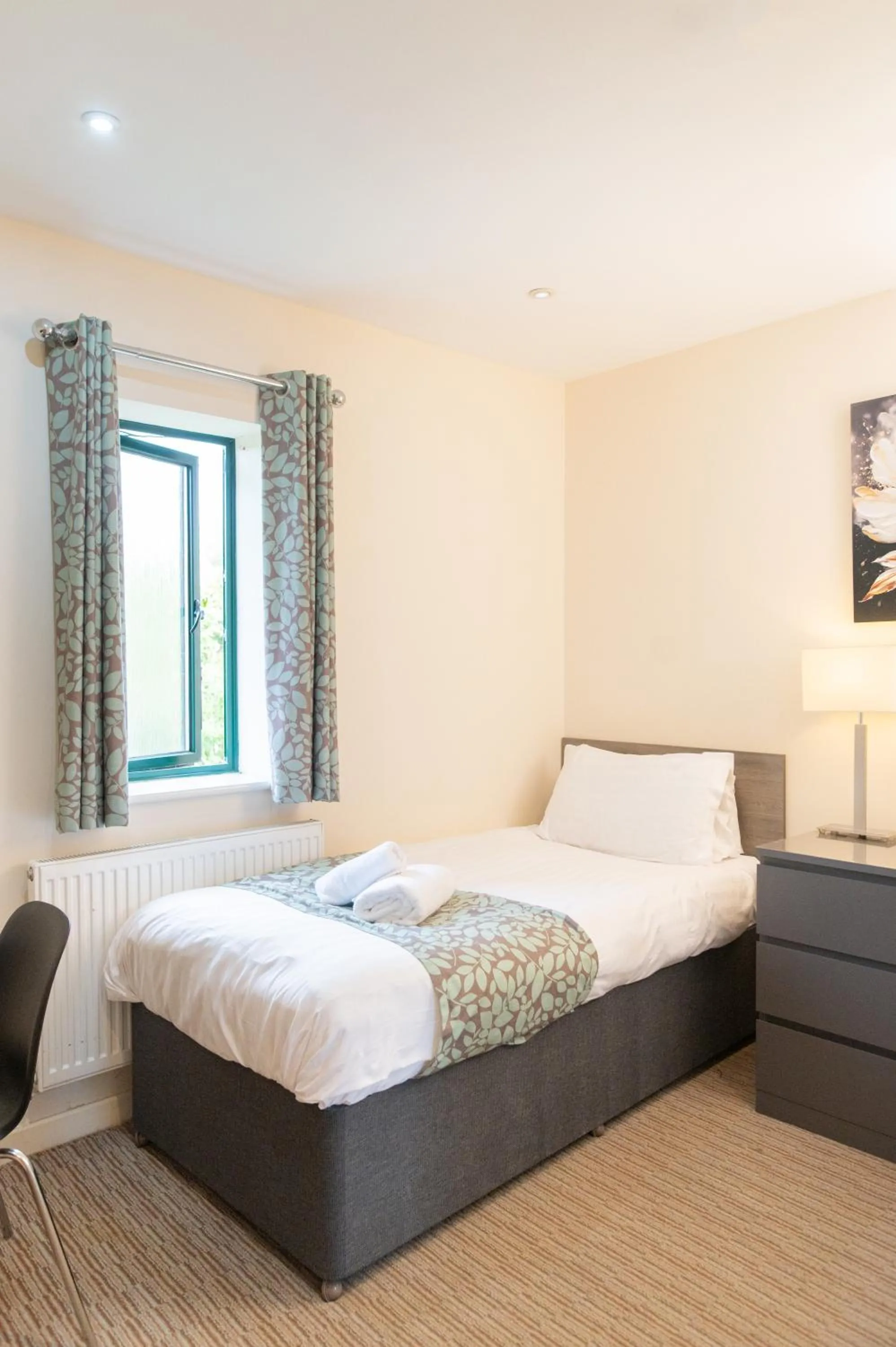 Bed in Deangate Motel