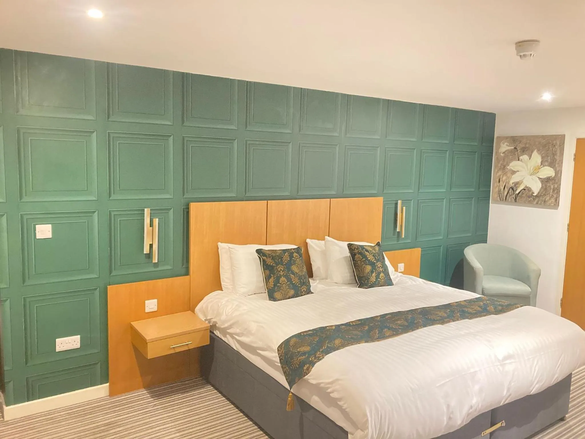 Bed in Deangate Motel