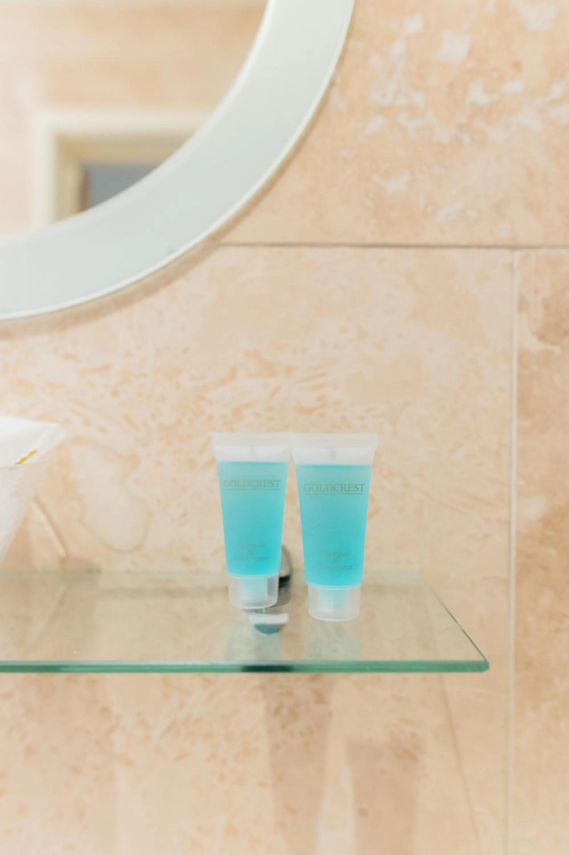 Bathroom in Deangate Motel