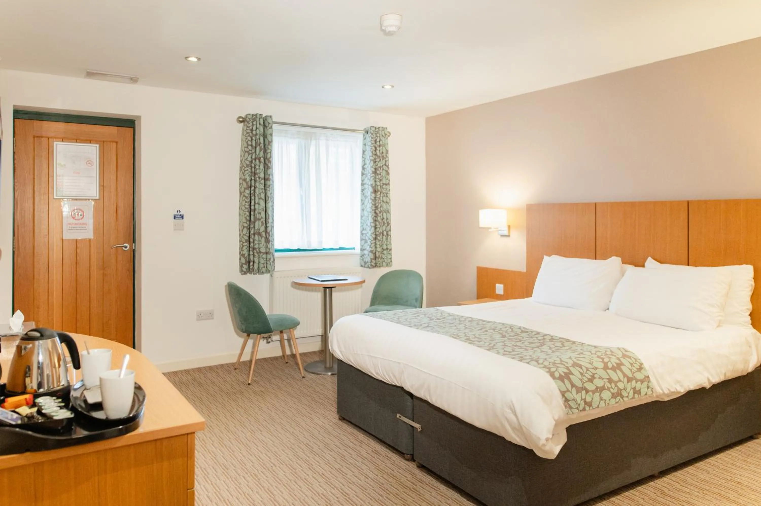 Bedroom, Bed in Deangate Motel