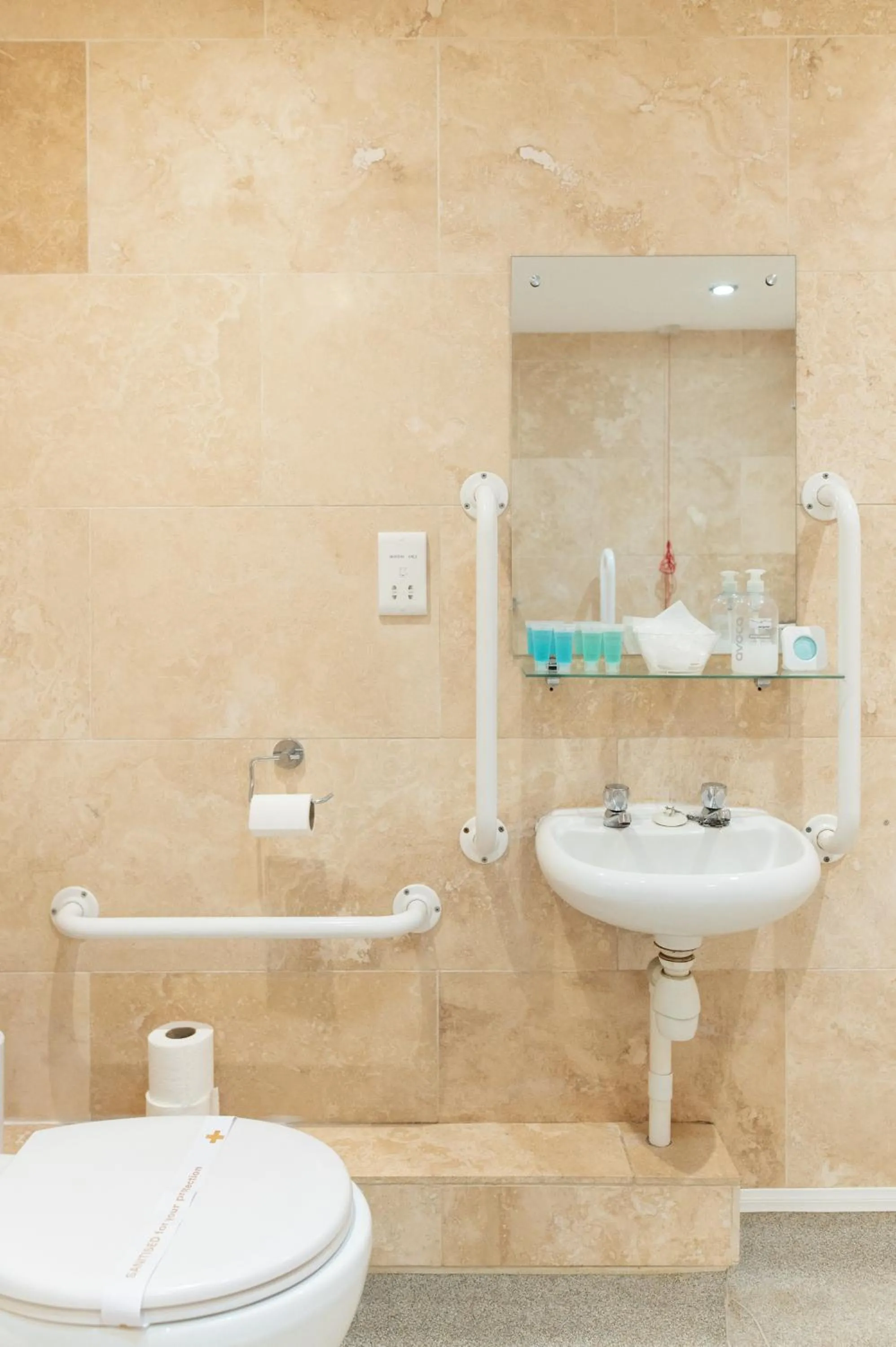 Bathroom in Deangate Motel