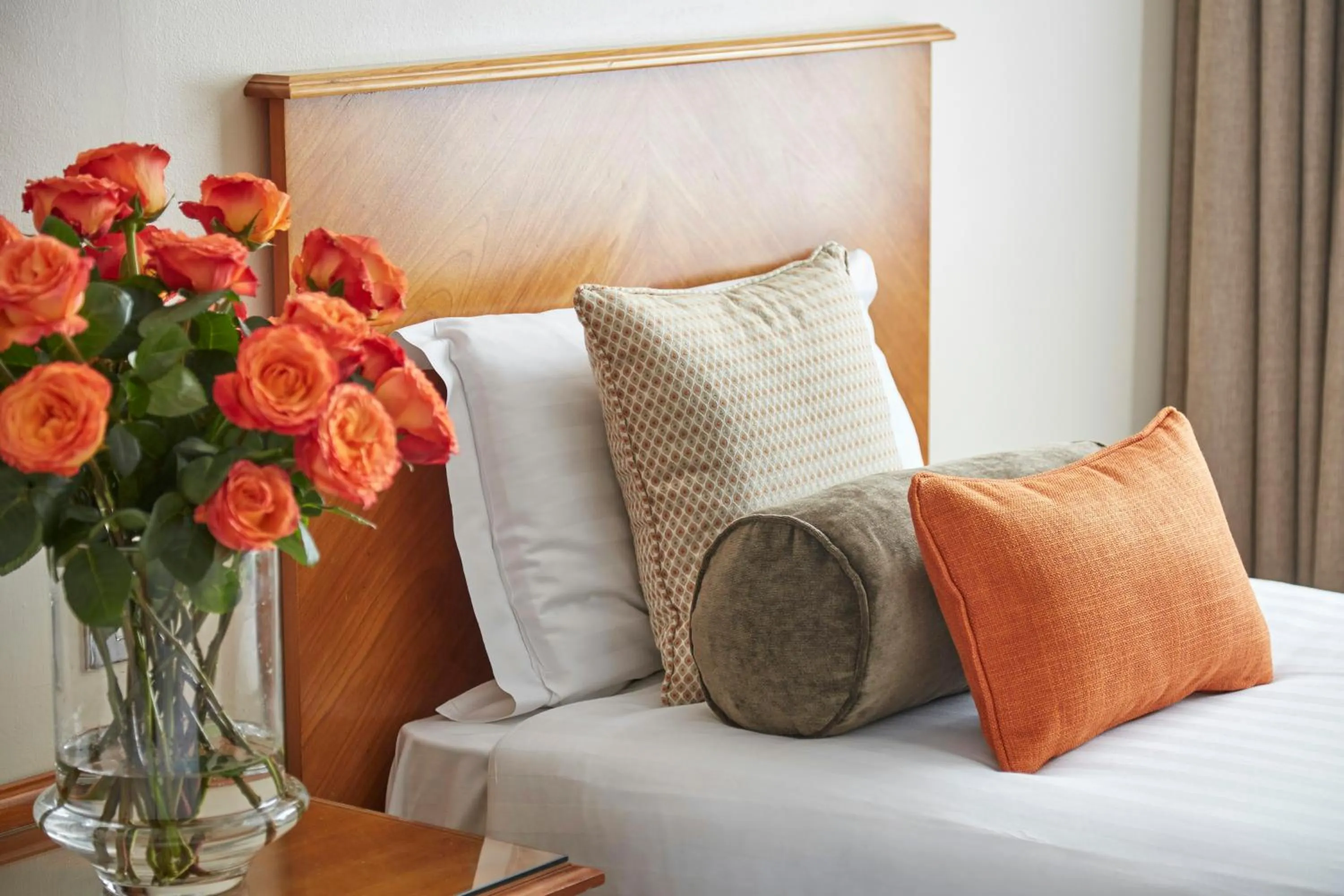 Photo of the whole room, Bed in Lancaster Gate Hotel