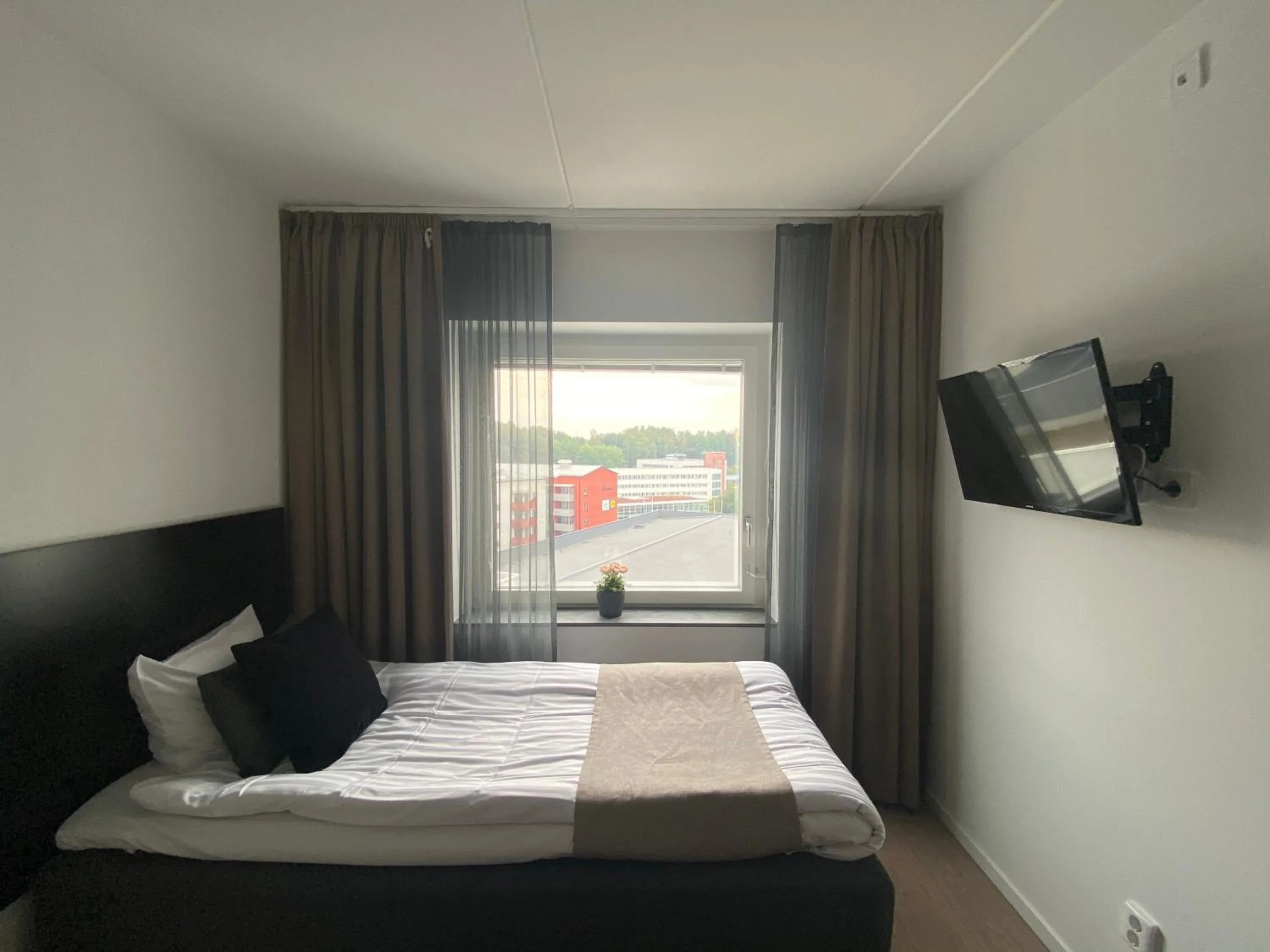 Bed in Forenom Hotel Flemingsberg - 10min from Älvsjö