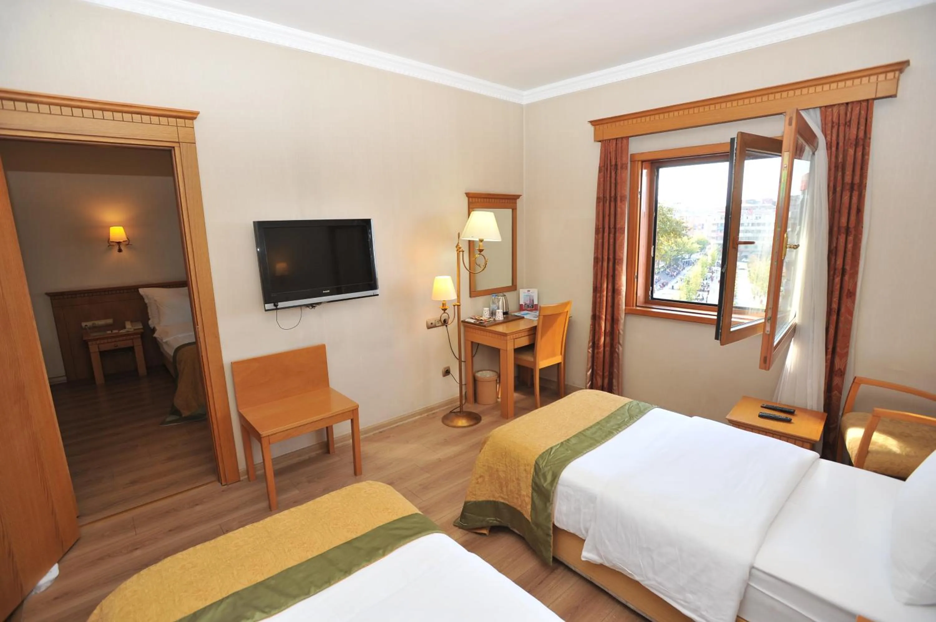 Photo of the whole room, Bed in Usta Park Hotel